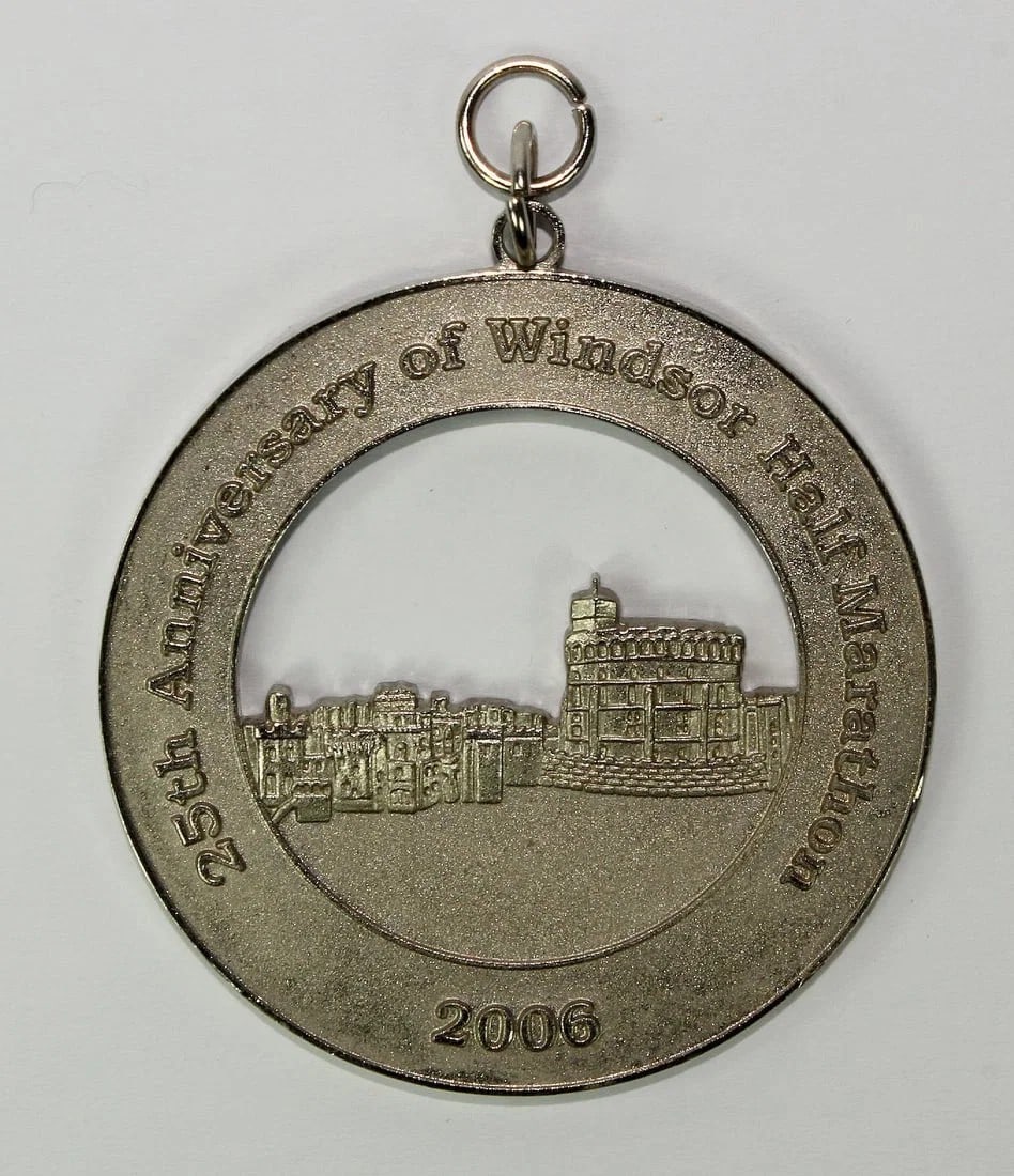 AUSTRALIA 2006 '25TH ANNIVERSARY OF WINDSOR HALF MARATHON' PARTICIPANTS MEDAL: Australia 2006 '25th Anniversary of Windsor Half Marathon' Participants Medal