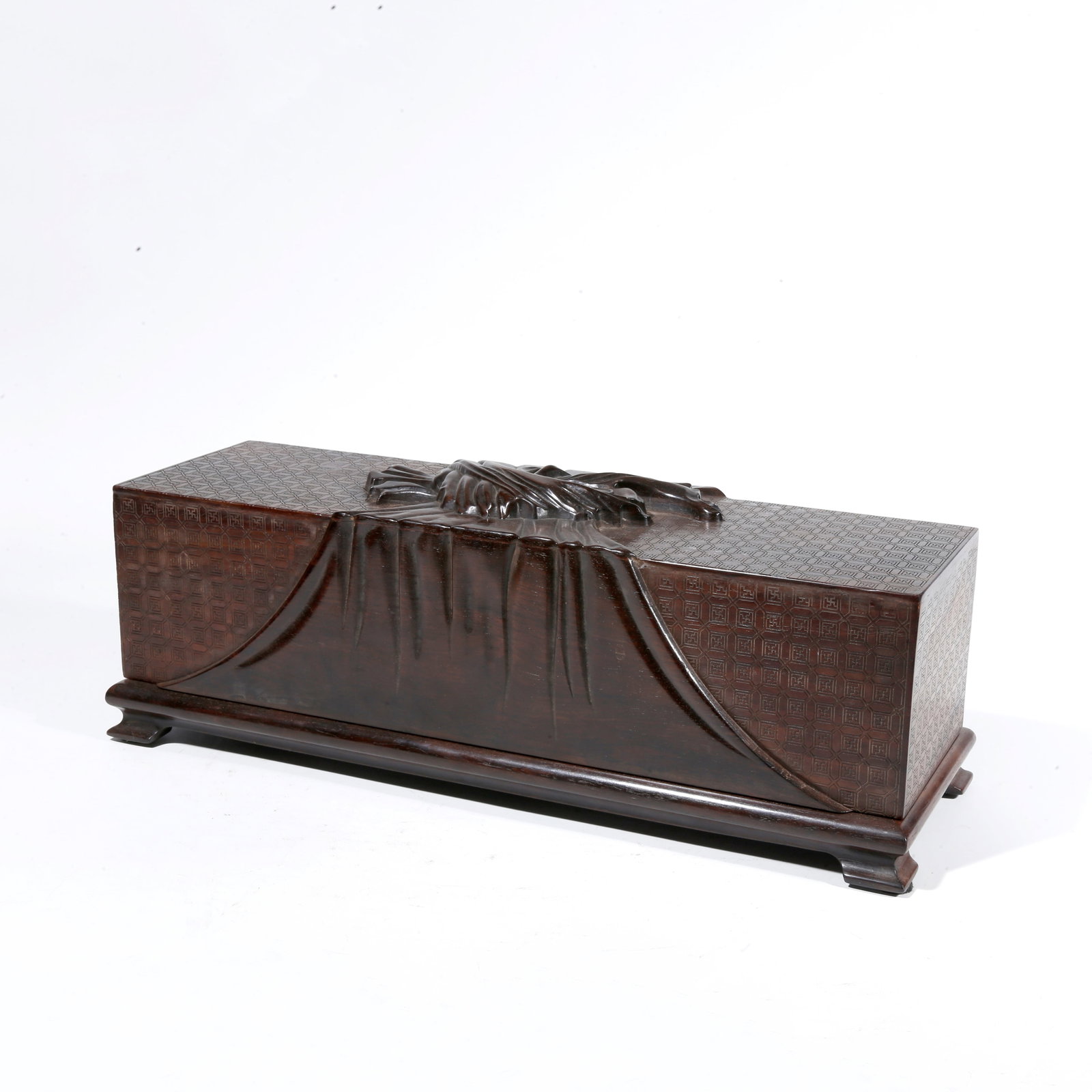 A RED SANDALWOOD CARVED COVERED BOX WITH BUNDLE PATTERN (1 of 9)