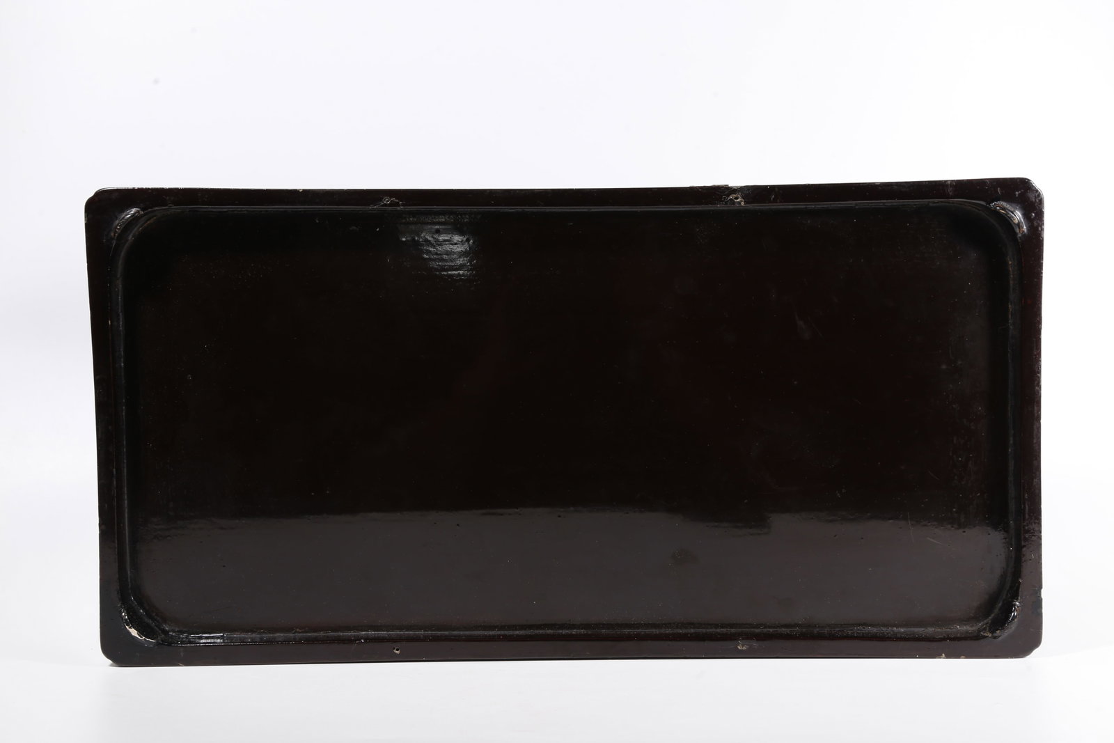 A MULTI-LAYER LACQUERED COVERED BOX GILDED WITH INTERLOCKING SCROLL PATTERNS - 10