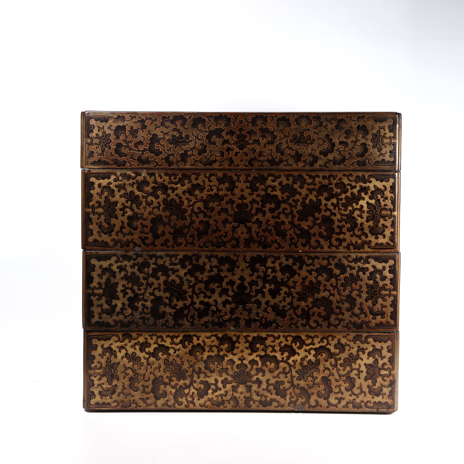A MULTI-LAYER LACQUERED COVERED BOX GILDED WITH INTERLOCKING SCROLL PATTERNS (1 of 10)