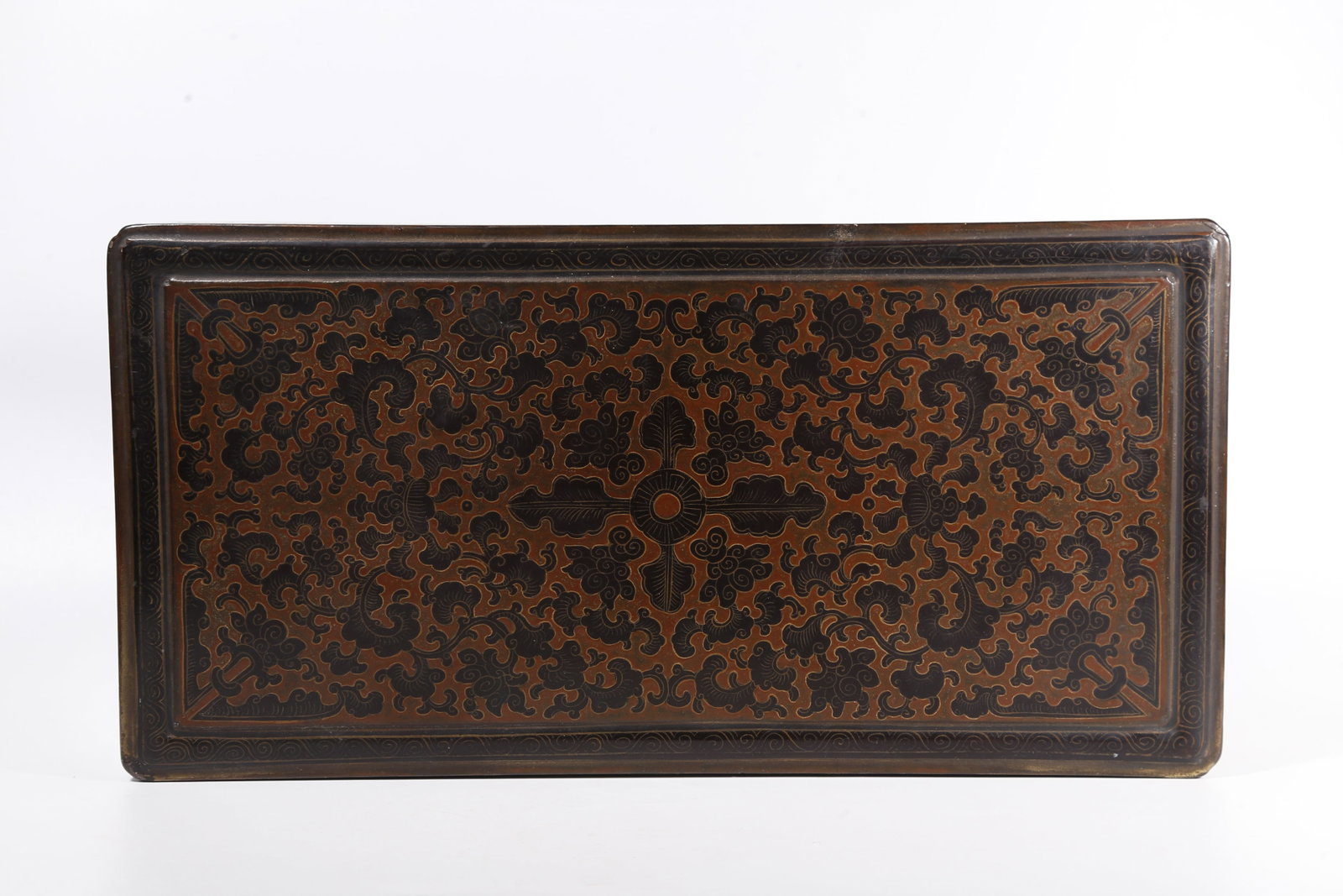 A MULTI-LAYER LACQUERED COVERED BOX GILDED WITH INTERLOCKING SCROLL PATTERNS - 9