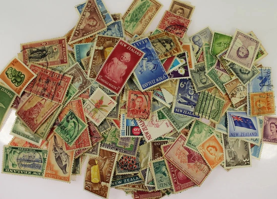 NEW ZEALAND PRE 1966 BULK LOT (OVER 200 STAMPS), USED (1 of 1)