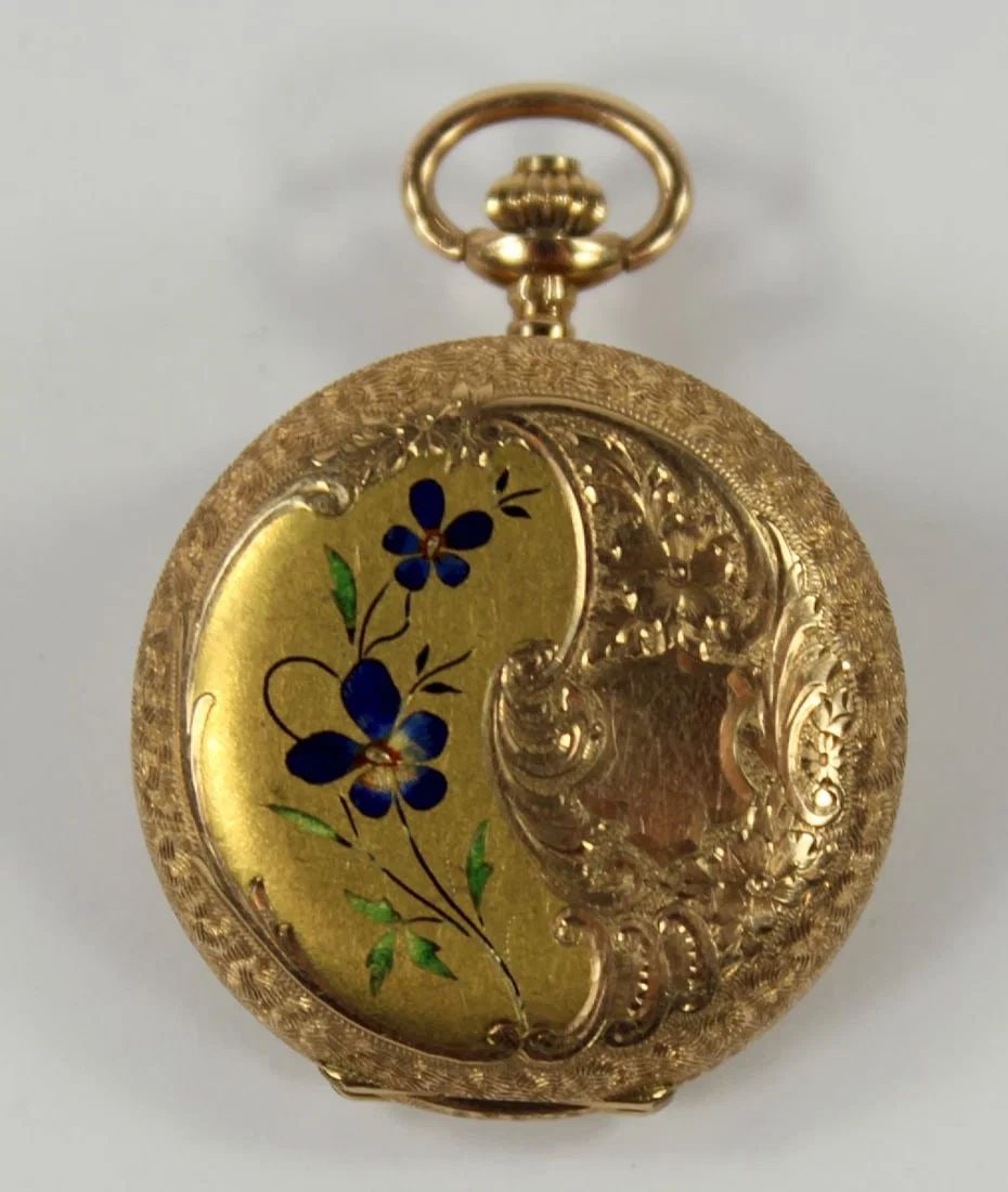 SMALL ANTIQUE POCKET WATCH IN 14CT YELLOW GOLD WITH ENAMELLED FLORAL DECORATION: Small Antique Pocket Watch in 14ct Yellow Gold with enamelled Floral decoration