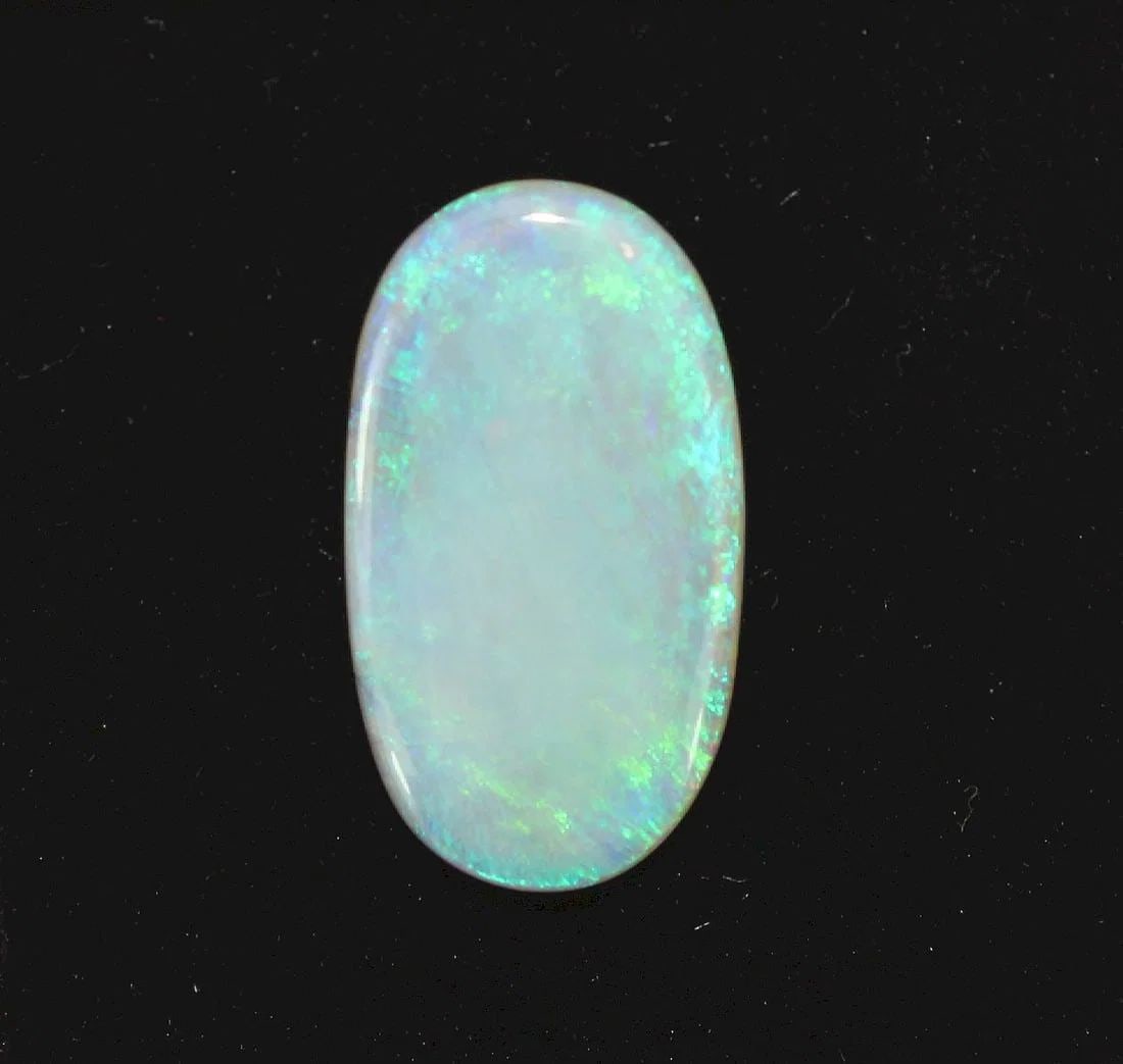 AUSTRALIAN OVAL-SHAPED SEMI-BLACK SOLID OPAL