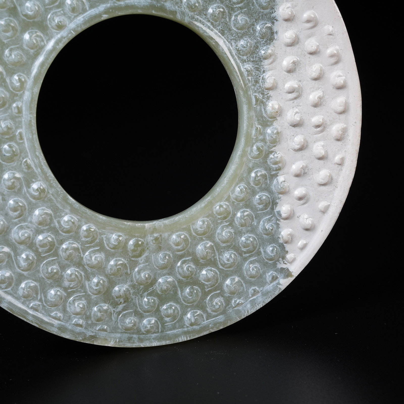 A ANCIENT JADE BI DISC WITH HOOKED CLOUD PATTERN - 4