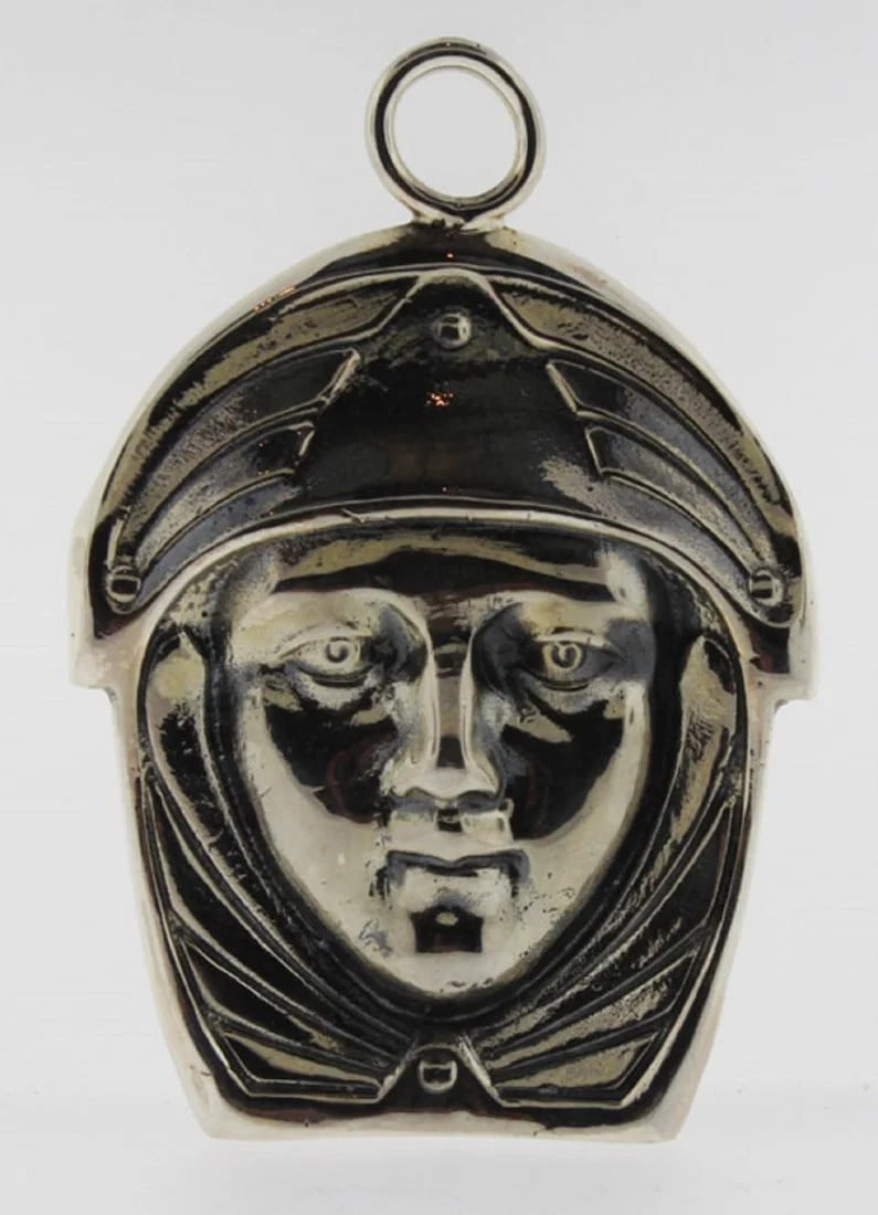 SILVER PENDANT IN THE FORM OF A CLOAKED MEDIEVAL HEAD IN STERLING (925) SILVER (1 of 2)