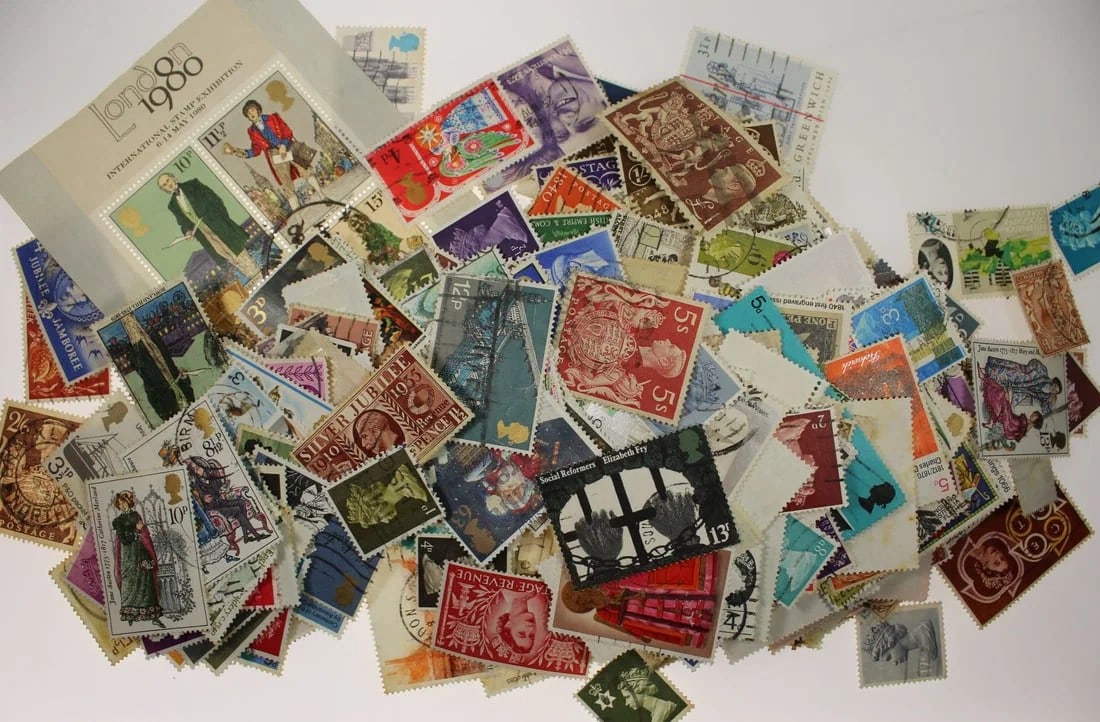 GREAT BRITAIN COLLECTION (VICTORIA - ELIZABETH 11), OVER 200 STAMPS IN USED CONDITION (1 of 1)