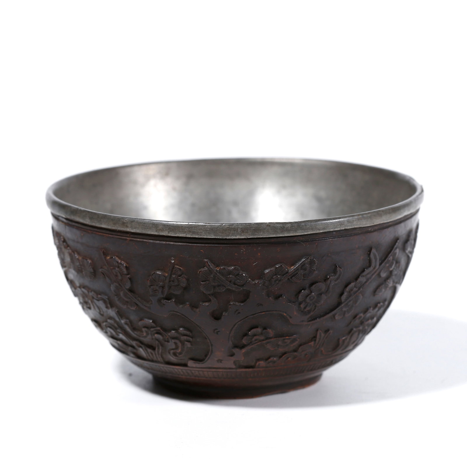 A WOOD WRAPPED SILVER BOWL WITH THREE FRIENDS OF WINTER MOTIFS (1 of 8)
