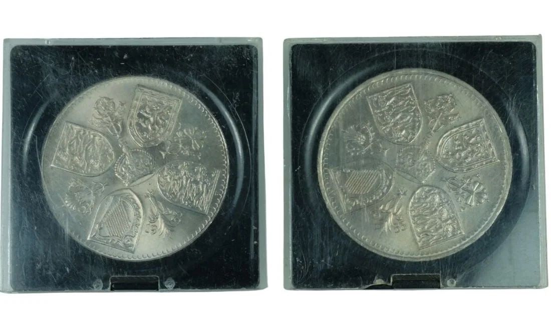 GREAT BRITAIN 1953 QEII 'CORONATION' CU-NI CROWNS, UNCIRCULATED (2 COINS): Great Britain 1953 QEII 'Coronation' Cu-Ni Crowns, Uncirculated (2 coins)
