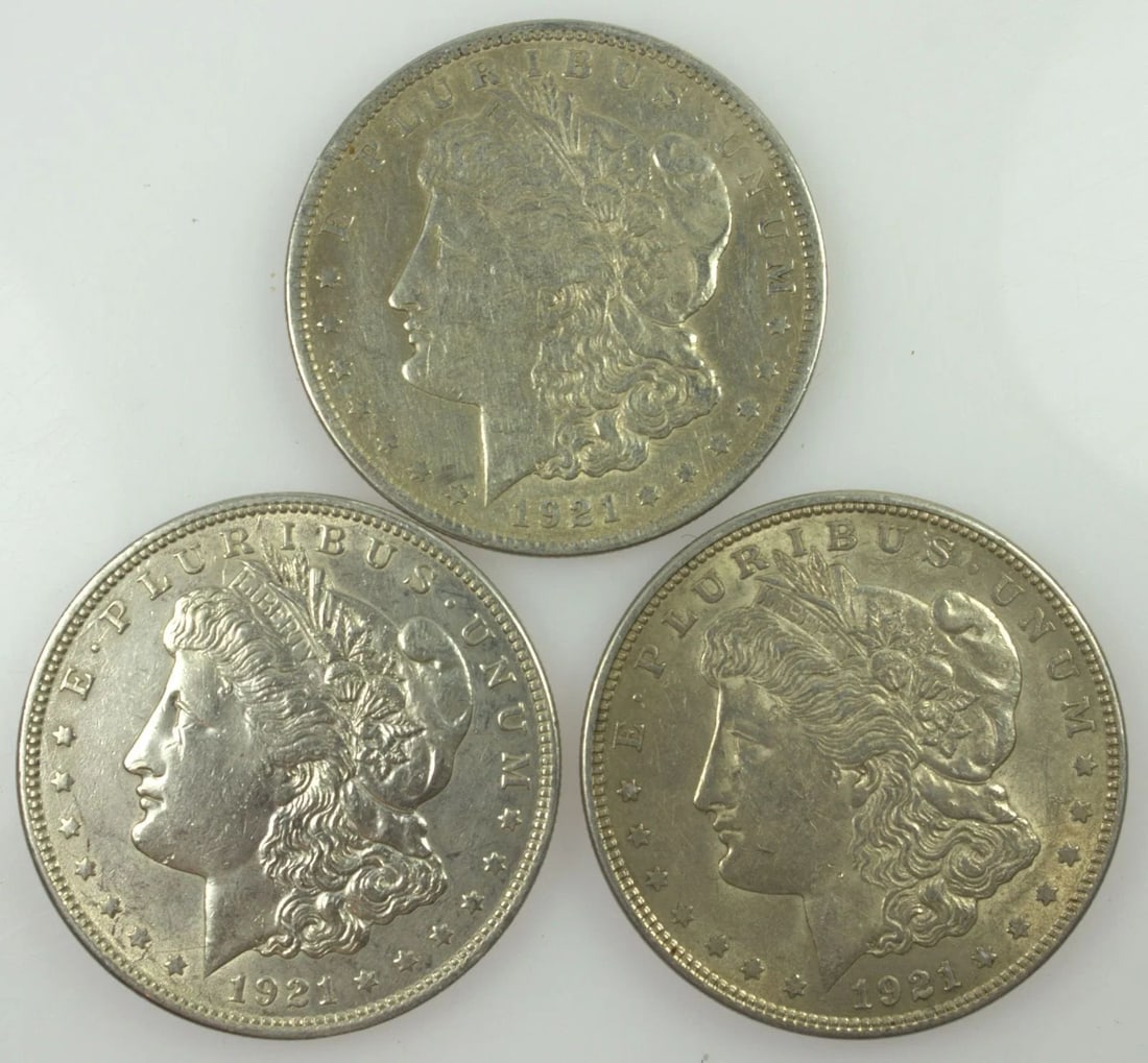 U.S.A..1921 (NO MM) MORGAN SILVER (900) DOLLARS, ABOUT VERY FINE TO EXTREMELY FINE (3 COINS): U.S.A..1921 (no MM) Morgan Silver (900) Dollars, about Very Fine to Extremely Fine (3 coins)