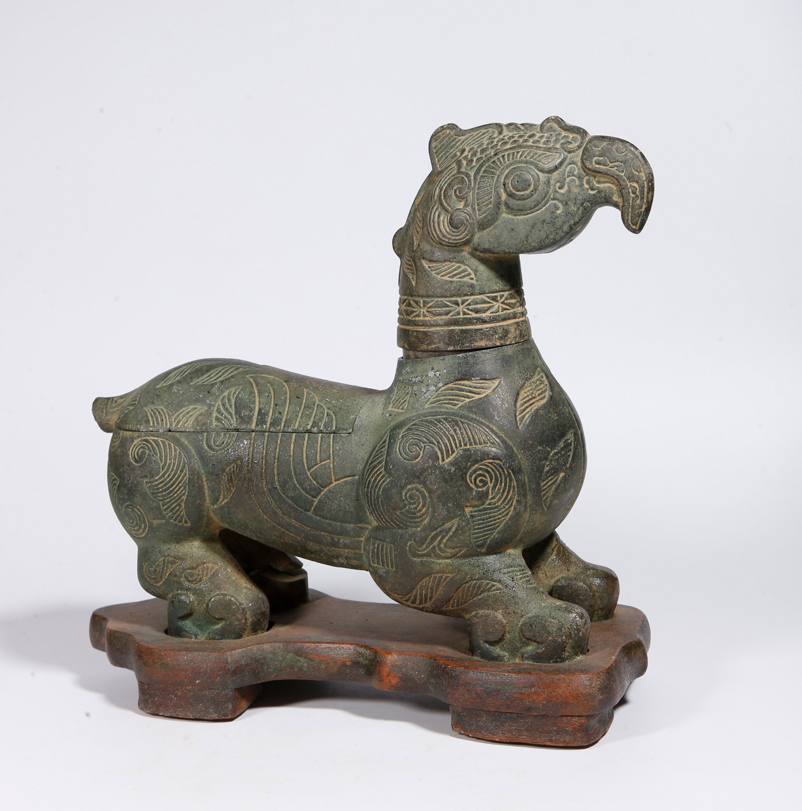 A BRONZE BEAST ZUN VESSEL (1 of 10)