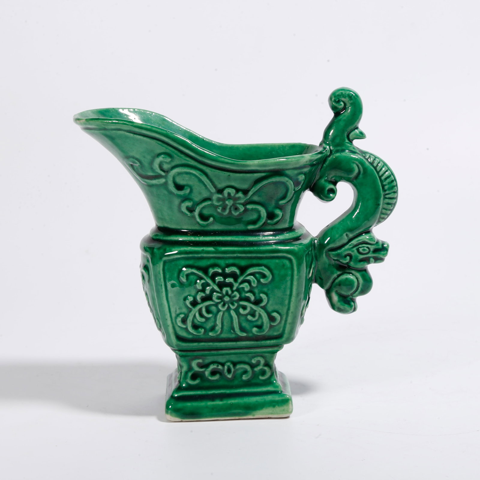 A GREEN GLAZE GONG VESSEL (1 of 9)