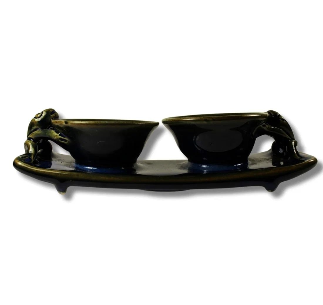 COBALT BLUE MAJOLICA SALT & PEPPER TRAY WITH FROG HANDLES (1 of 4)