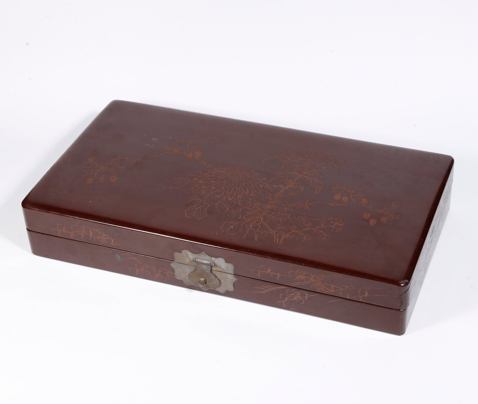 A LACQUER COVERED BOX WITH FLORAL PATTERN (1 of 8)