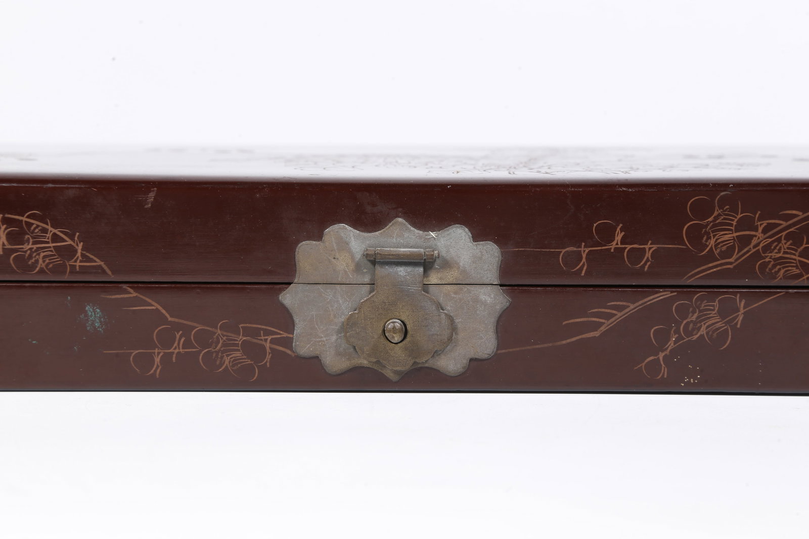 A LACQUER COVERED BOX WITH FLORAL PATTERN - 4