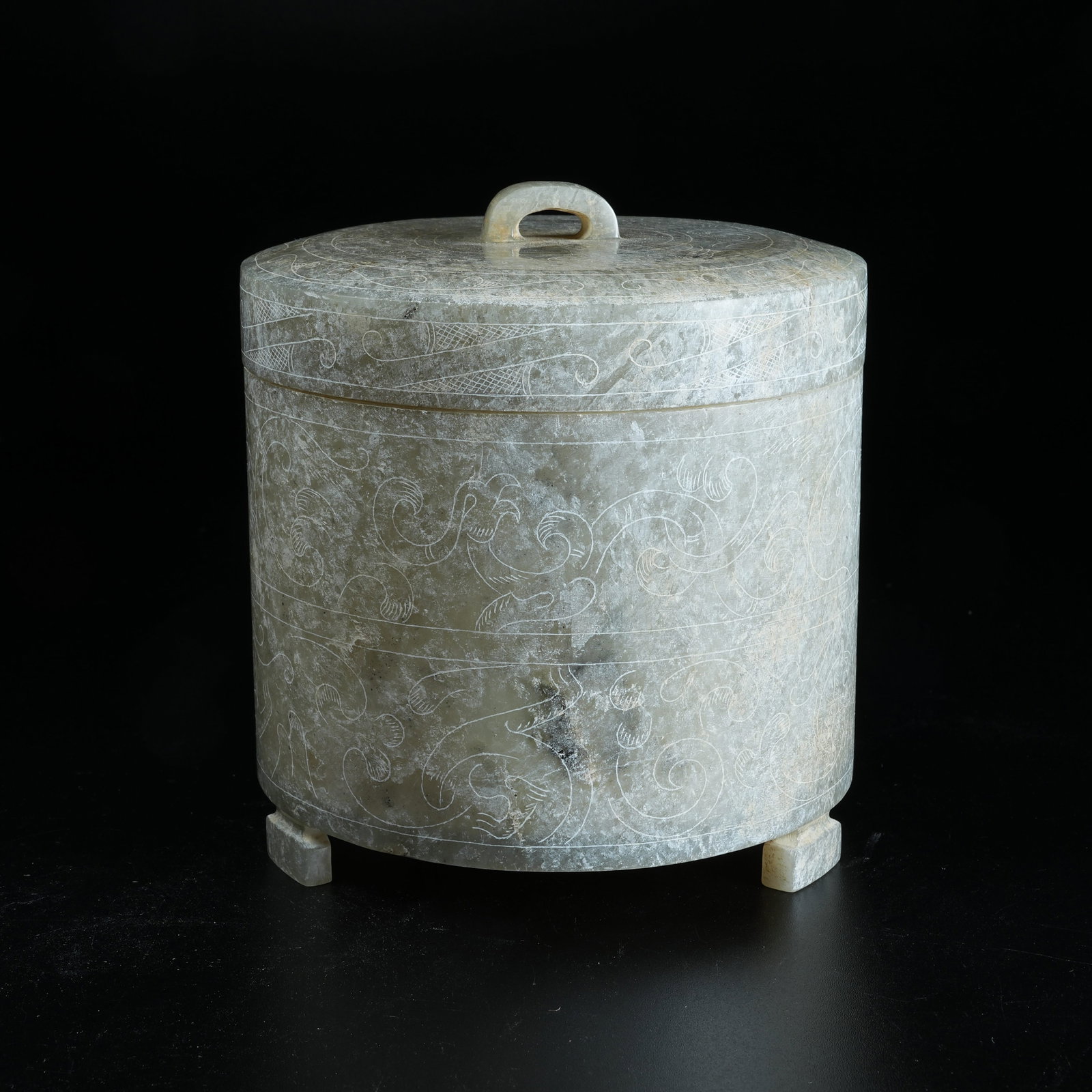 A ANCIENT JADE SLANTING CUP: Ancient Jade Slanting Cup