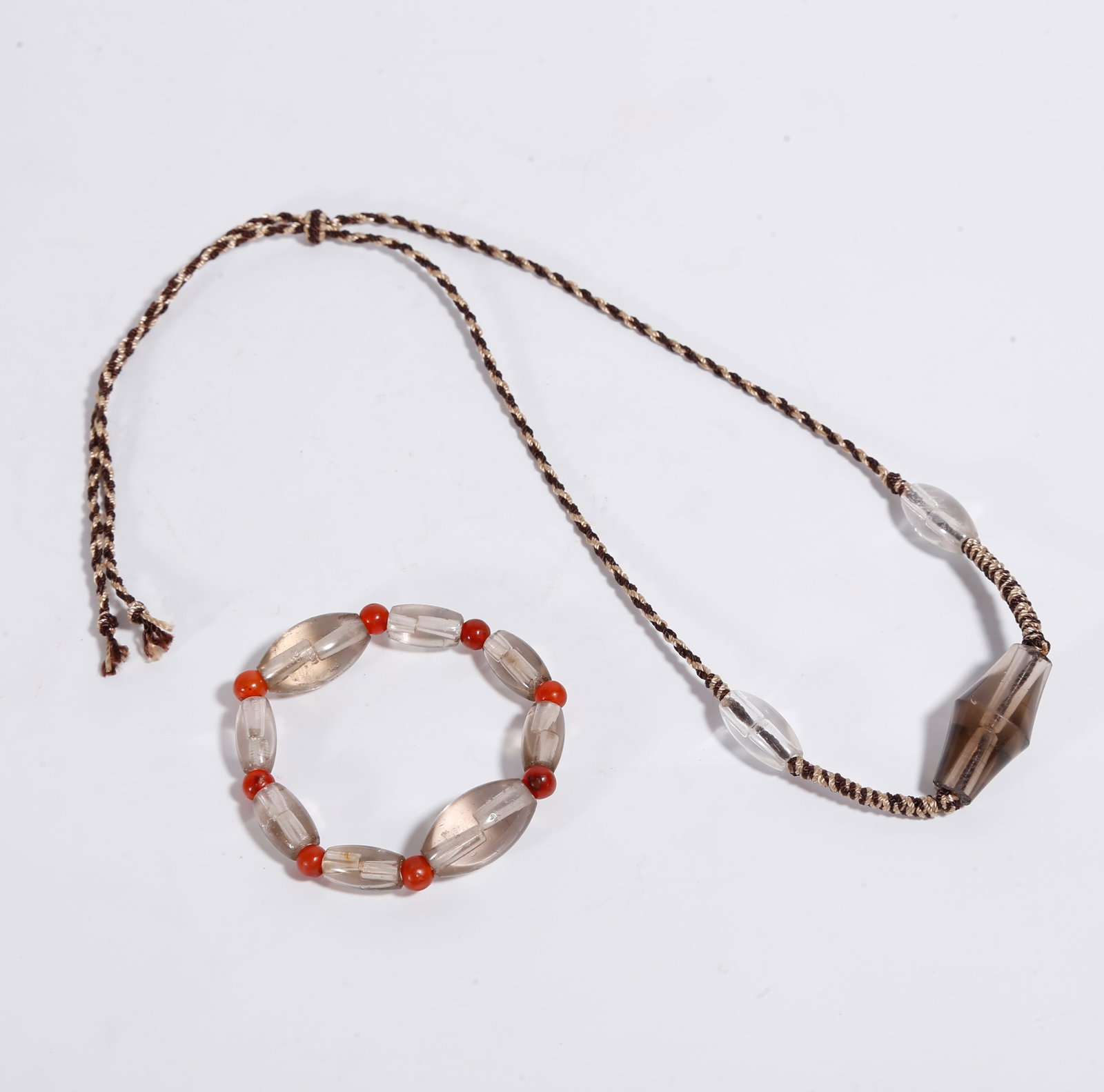 A SET OF CRYSTAL JEWELLERY: Set of Crystal Jewellery