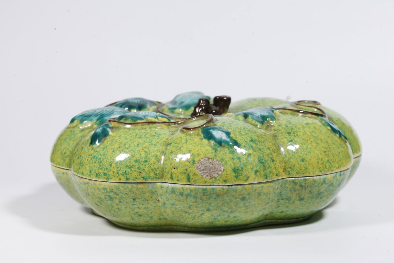 A BIONIC PORCELAIN PUMPKIN-SHAPED COVERED BOX - 3