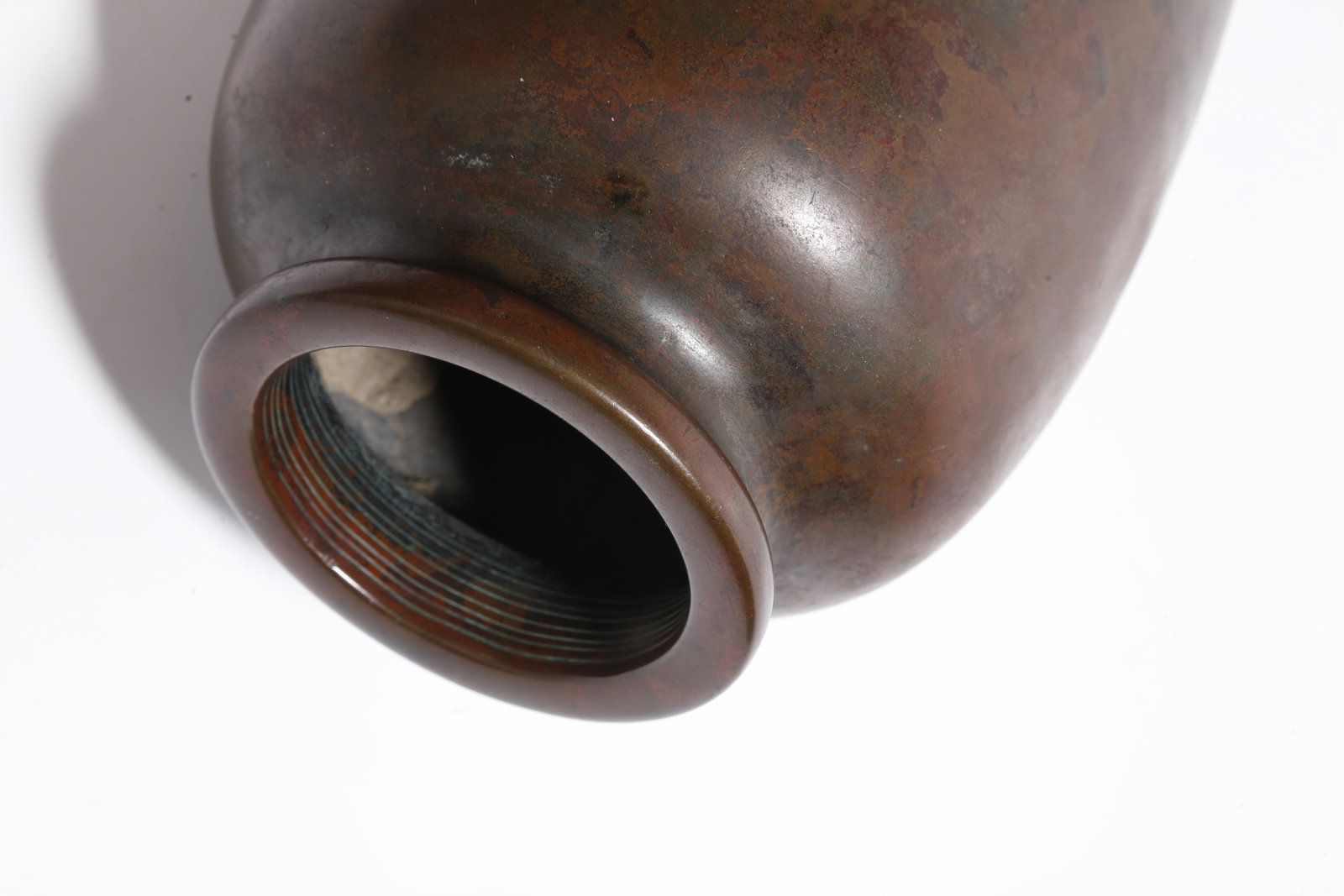 A BRONZE VASE - 8