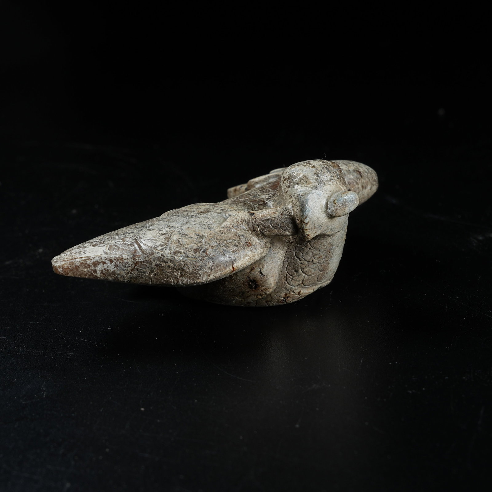 A ARCHAIC JADE PHOENIX PENDANT ORNAMENT: Archaic Jade Phoenix Pendant Ornament
