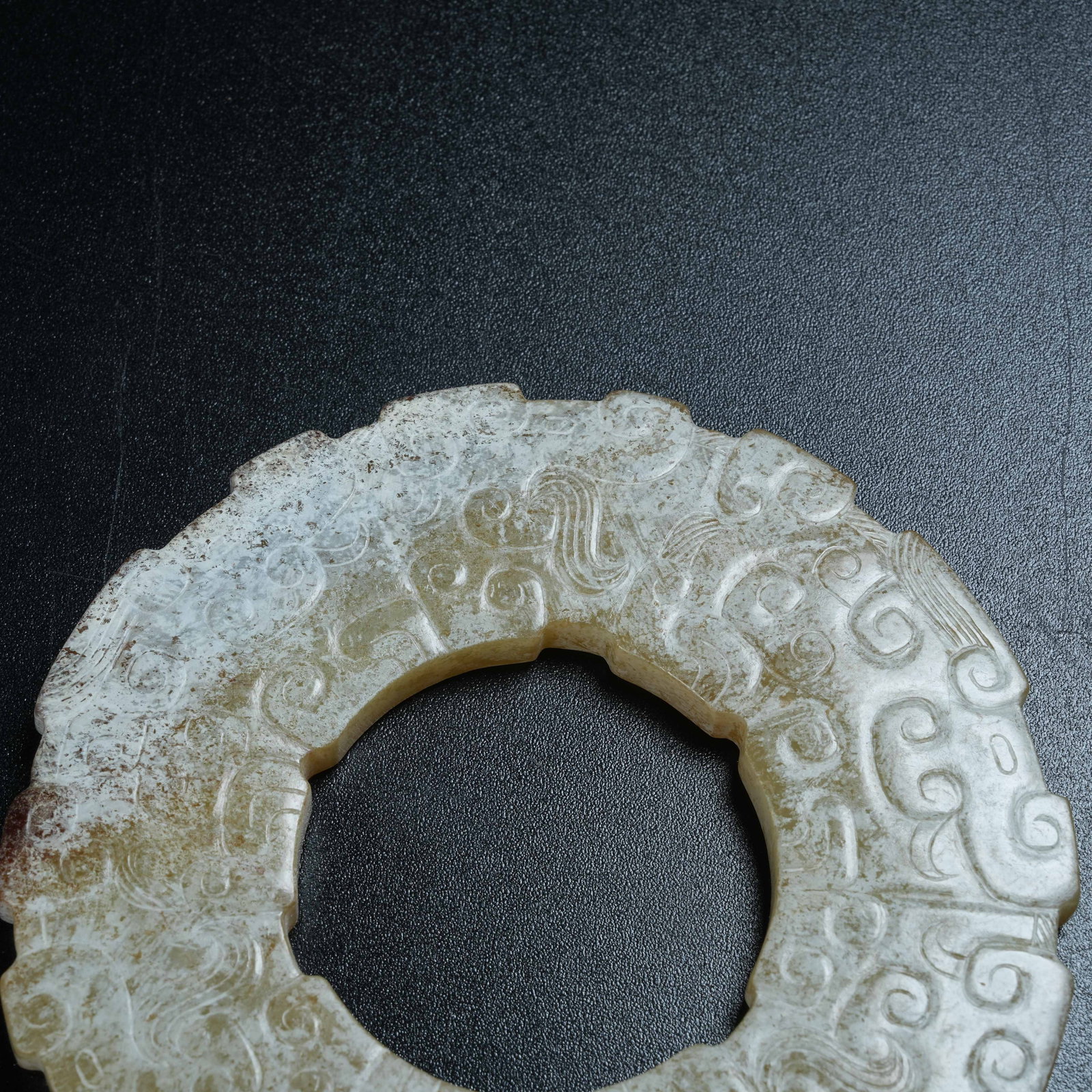 A ANCIENT JADE BI DISC WITH HOOKED CLOUD PATTERNS - 3