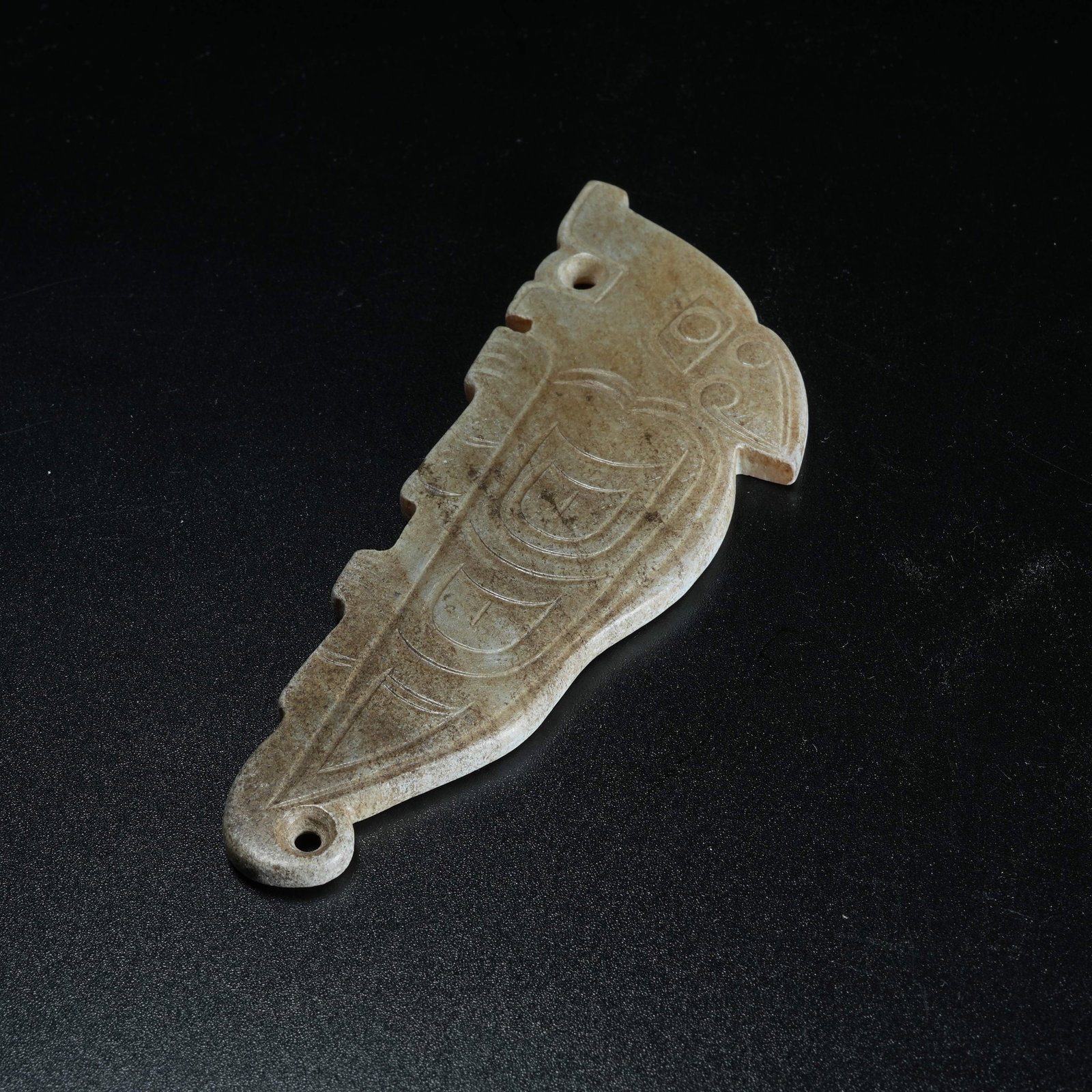 A ANCIENT JADE PENDANT WITH BEAST PATTERNS - 7