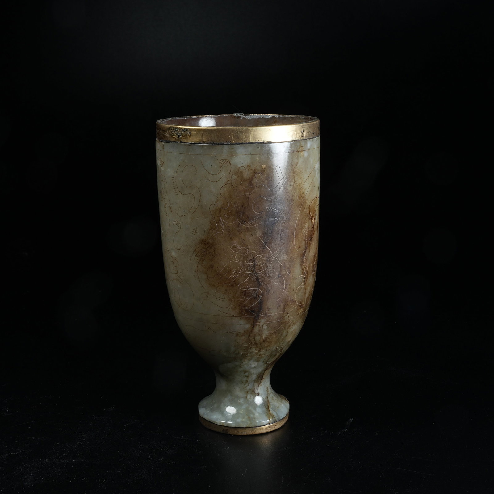 A ANCIENT JADE CUP WITH DRAGON PATTERNS: Ancient Jade Cup with Dragon Patterns