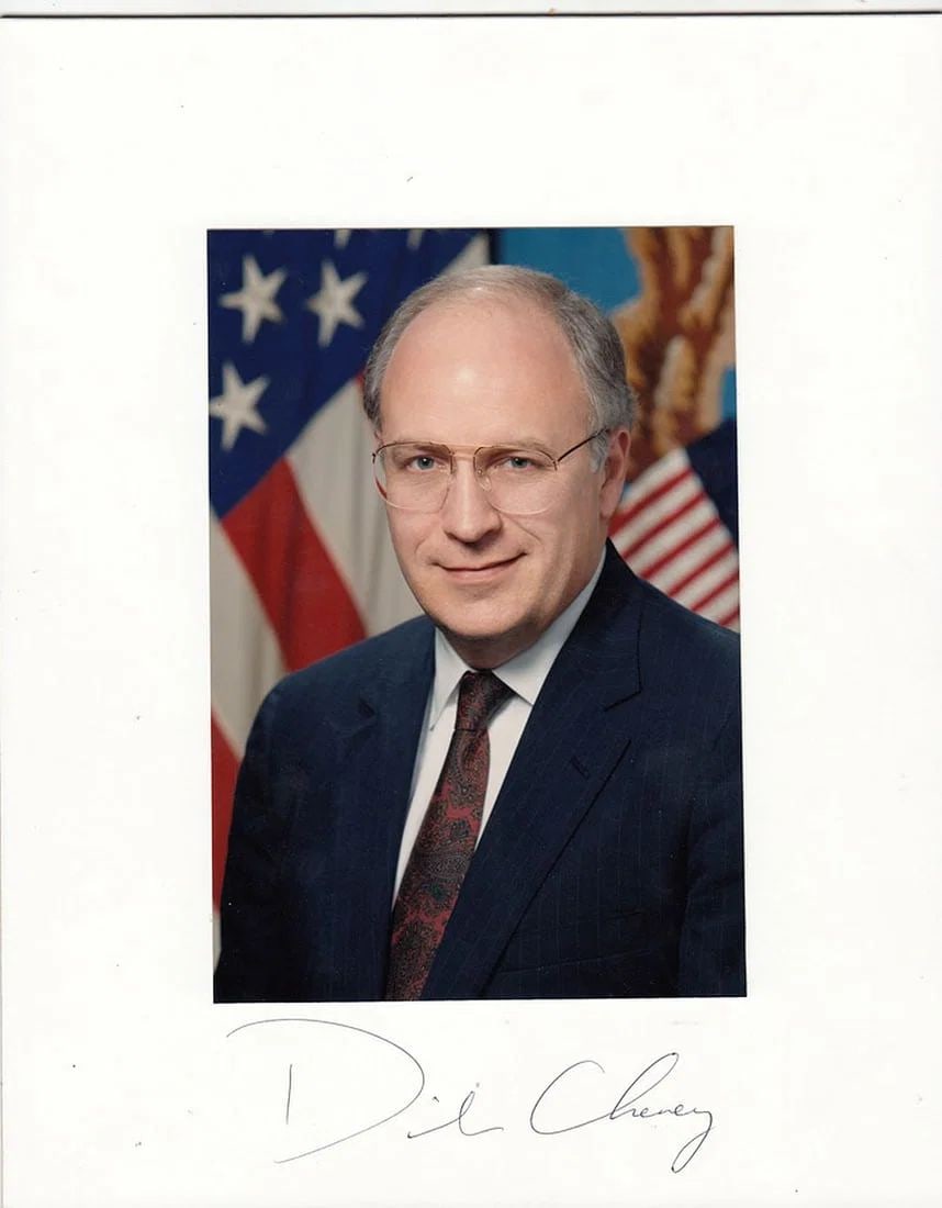 U.S.A. RICHARD 'DICK' CHENEY SIGNATURE ON PHOTOGRAPH WITH A SIGNED NOTE: Signed as Secretary of Defense on letterhead dated 4 May 1991MediumHistorical, Political & SpaceExhibitedPolitical, Republican Party