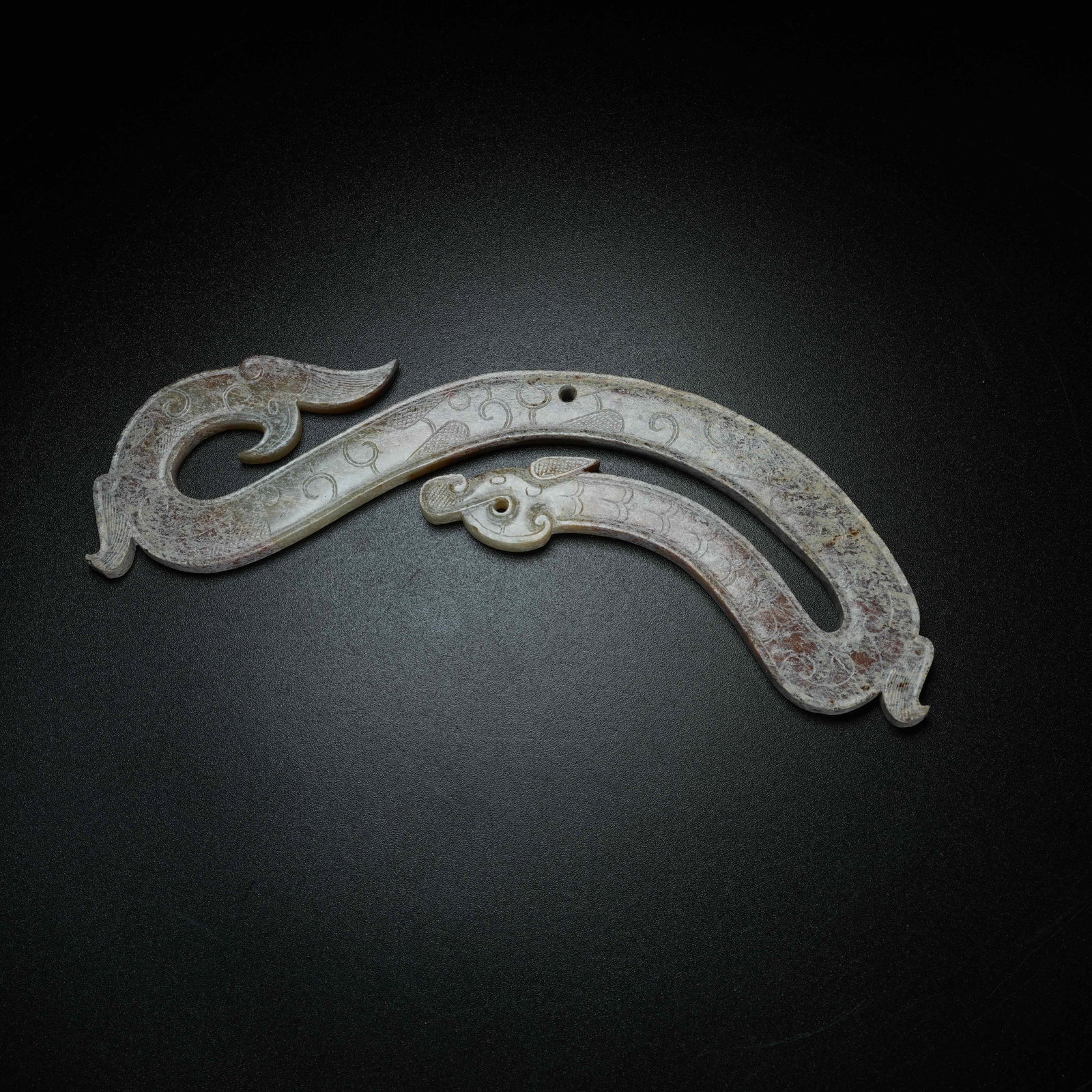 A ARCHAIC JADE S-SHAPED DRAGON PENDANT ORNAMENT: Archaic Jade S-shaped Dragon Pendant Ornament