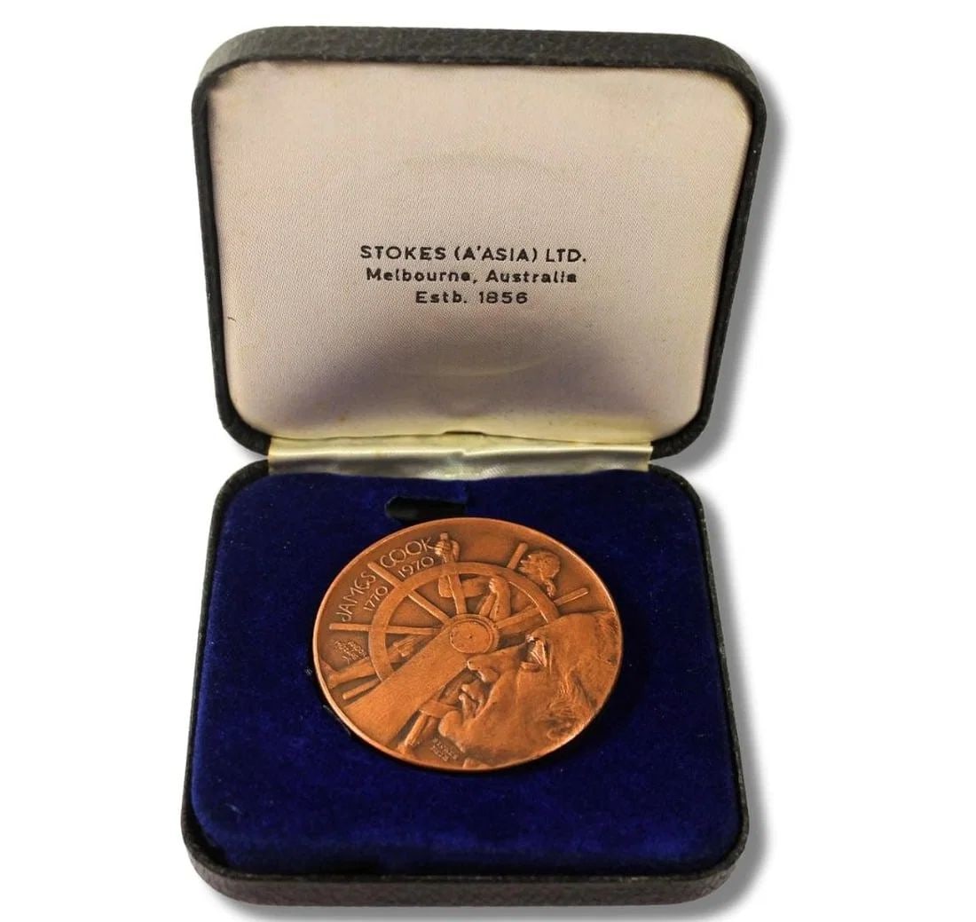 AUSTRALIA NATIONAL TRUST (VICTORIA) '1970 JAMES COOK BRONZE COMMEMORATIVE MEDAL (1 of 3)