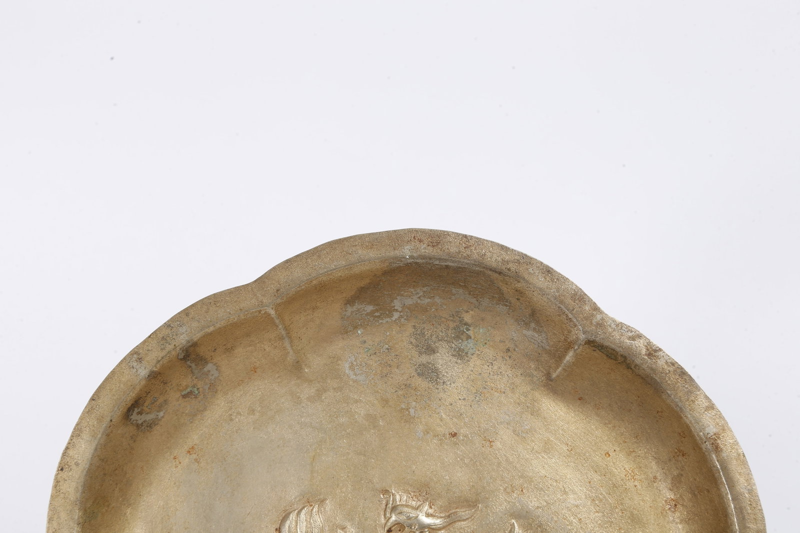 A GILT SILVER PLATE WITH PHOENIX PATTERN - 2