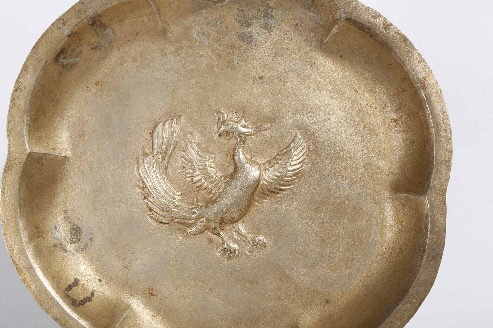 A GILT SILVER PLATE WITH PHOENIX PATTERN - 3