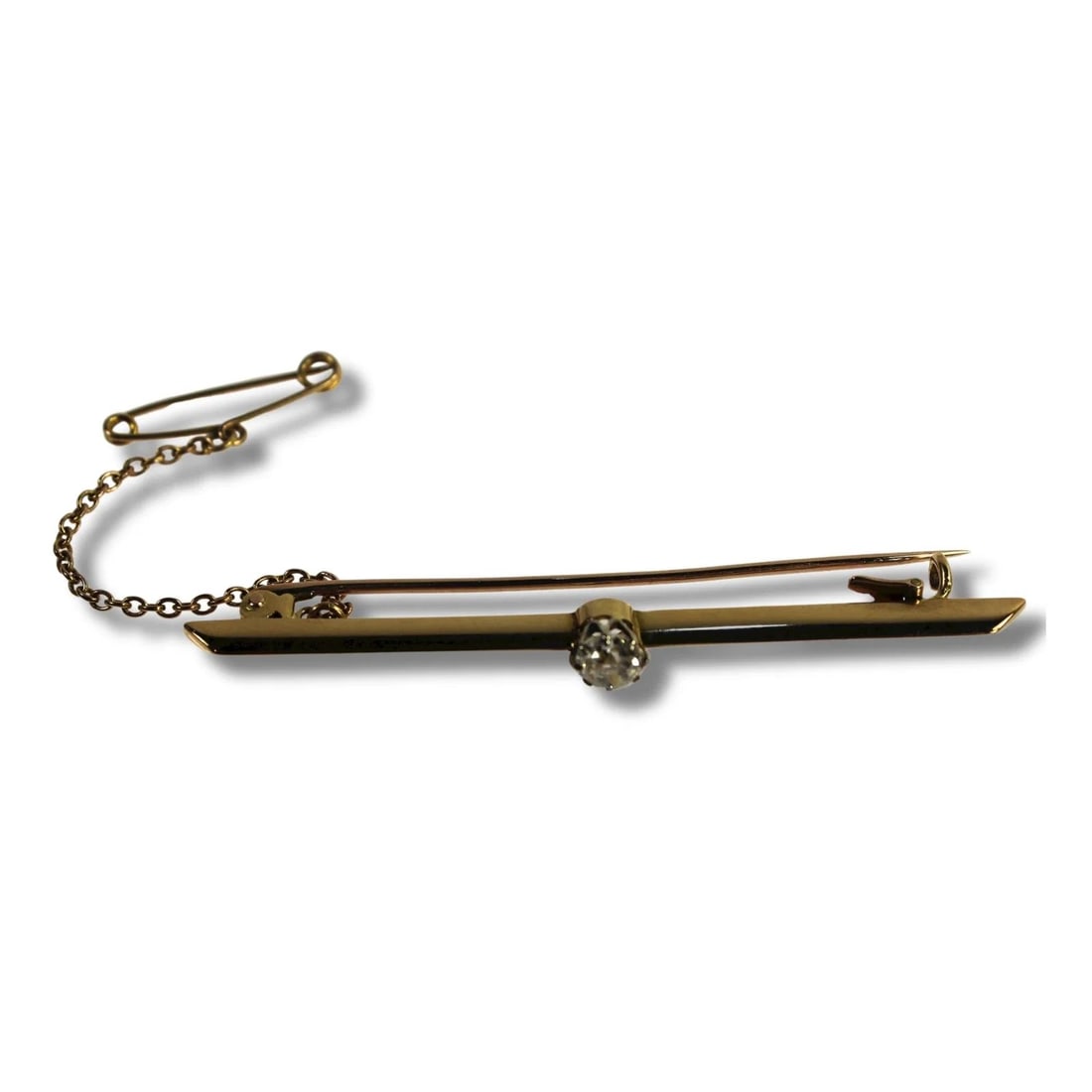 DIAMOND BAR BROOCH IN 15CT YELLOW GOLD WITH SAFETY CHAIN: Diamond Bar Brooch in 15ct Yellow Gold with Safety Chain