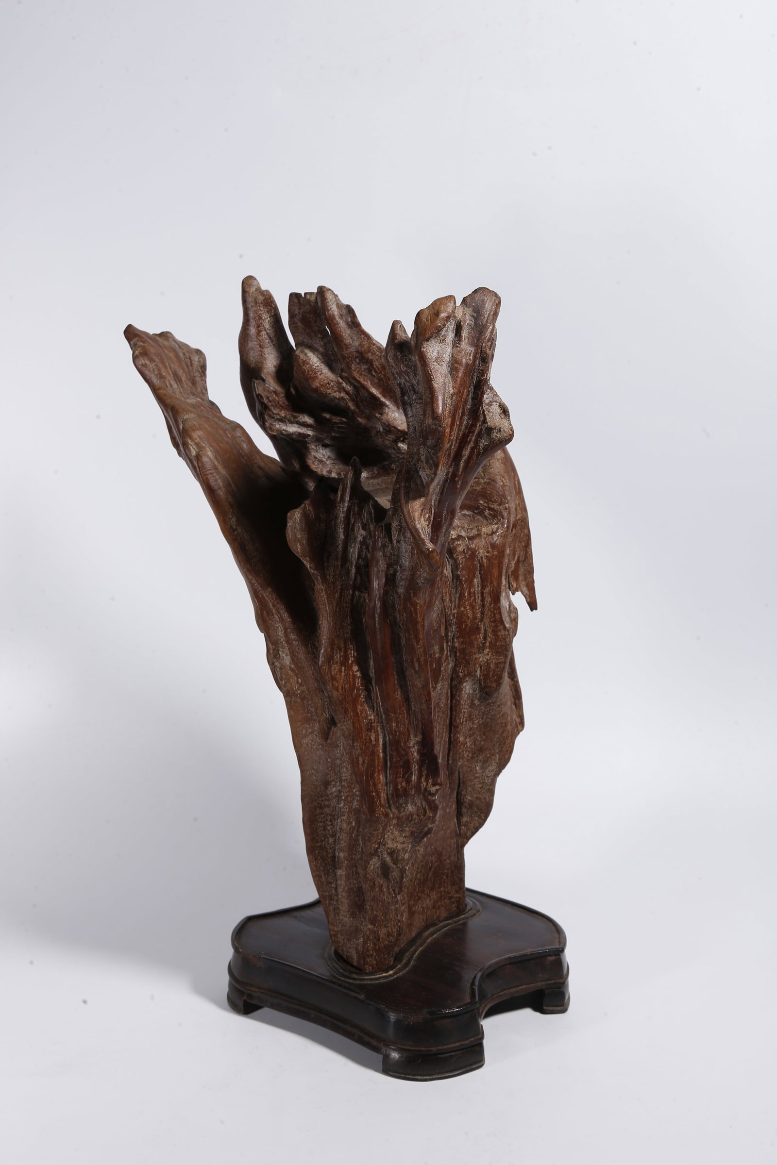 A ROOT CARVING ORNAMENT - 4
