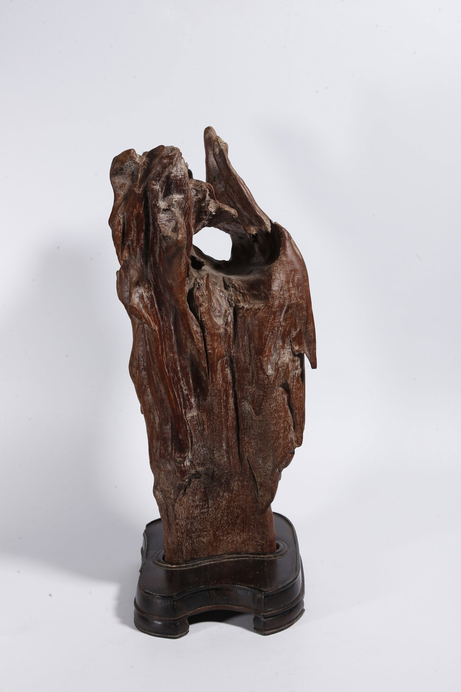 A ROOT CARVING ORNAMENT - 5