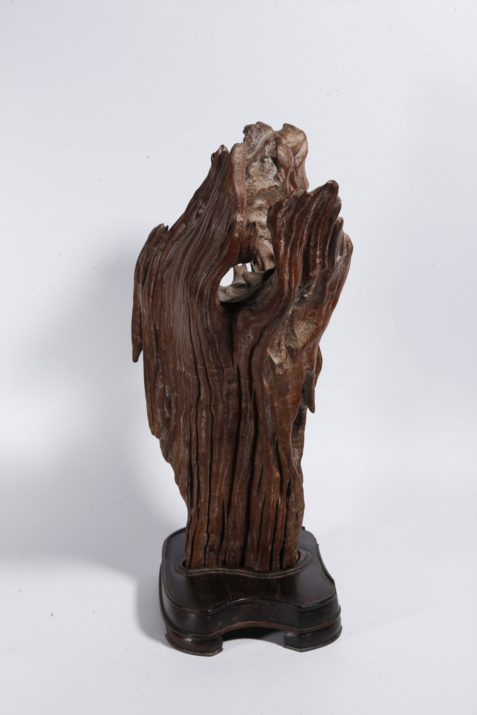 A ROOT CARVING ORNAMENT - 9