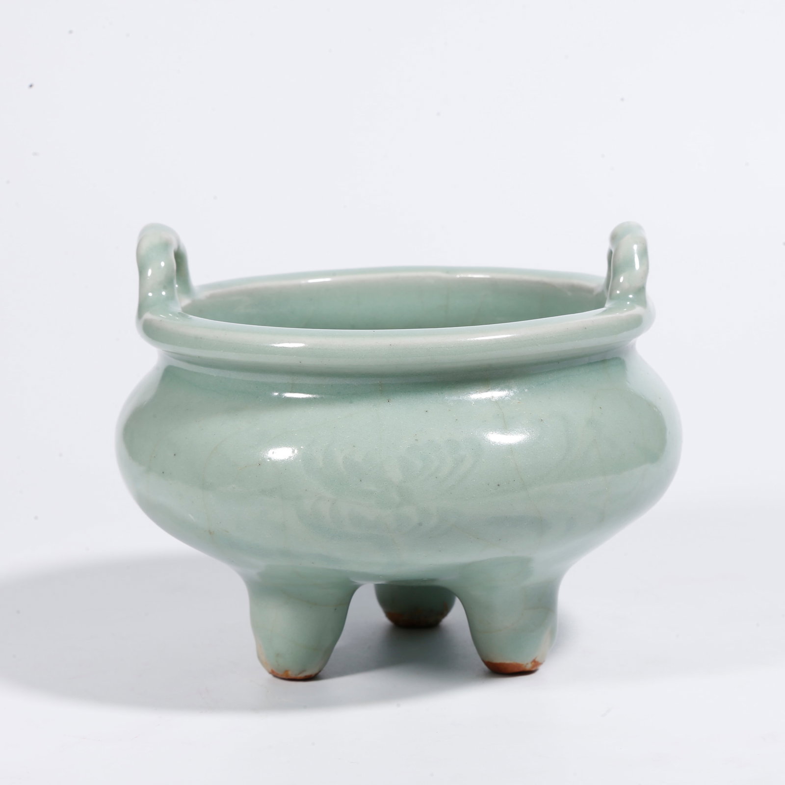 A LONGQUAN KILN TRIPOD CENSER WITH DOUBLE HANDLES (1 of 8)