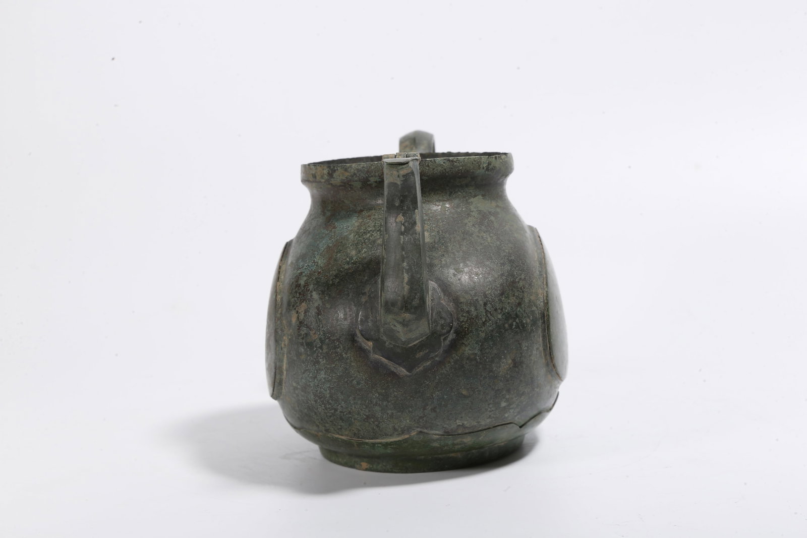 A BRONZE POT - 4