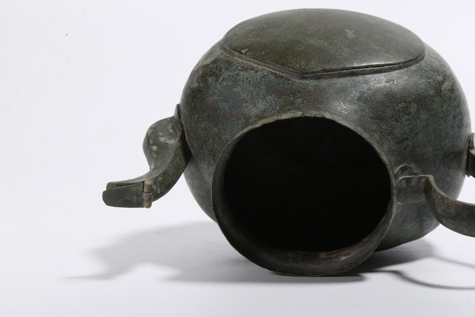 A BRONZE POT - 7