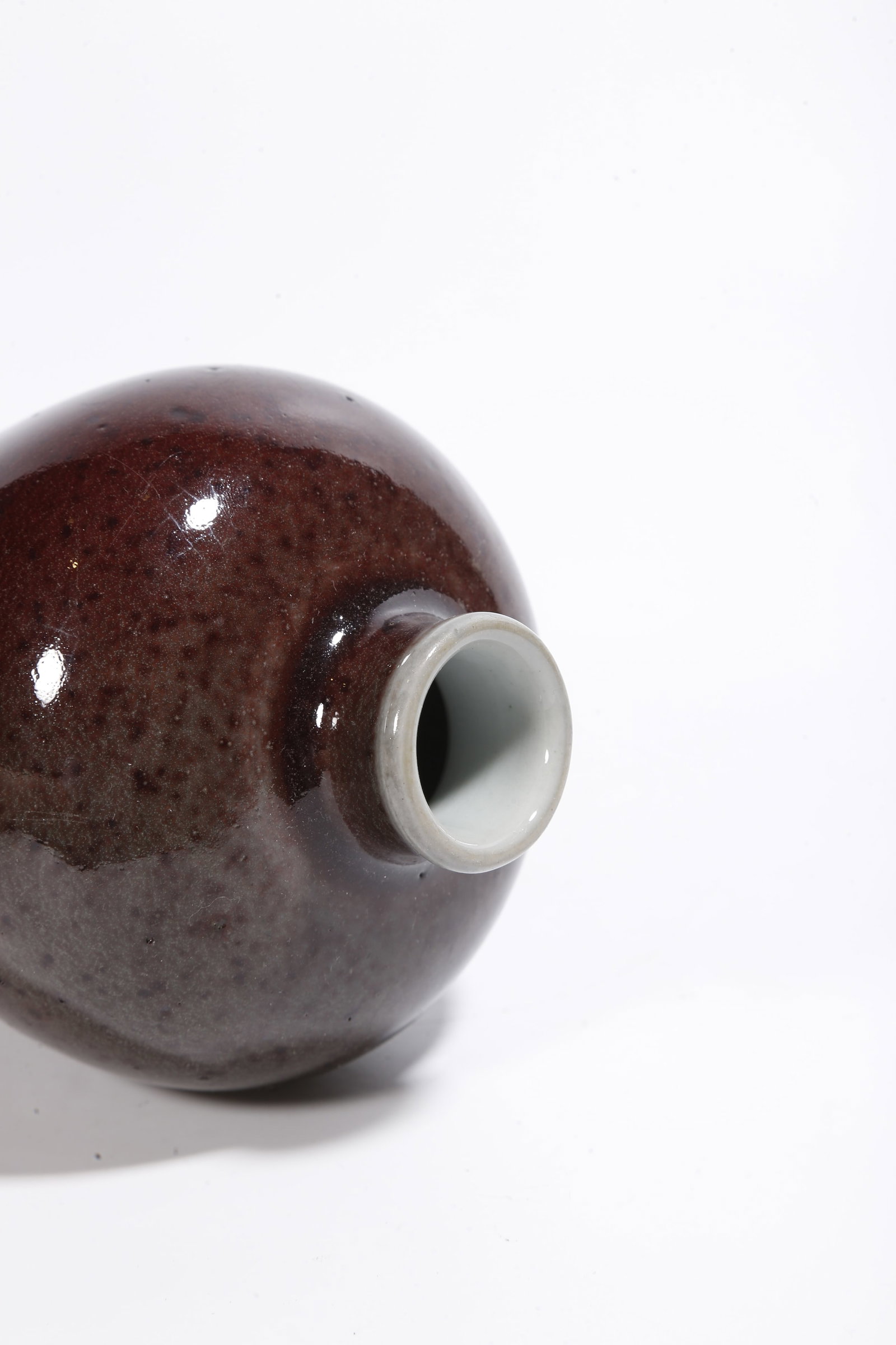A COWPEA RED GLAZE PLUM VASE - 8