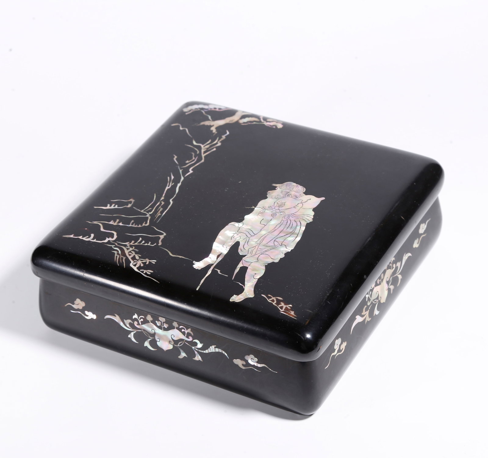 A LACQUERED COVERED BOX INLAID WITH MOTHER-OF-PEARL AND IRON-CRUTCH LI MOTIF (1 of 9)