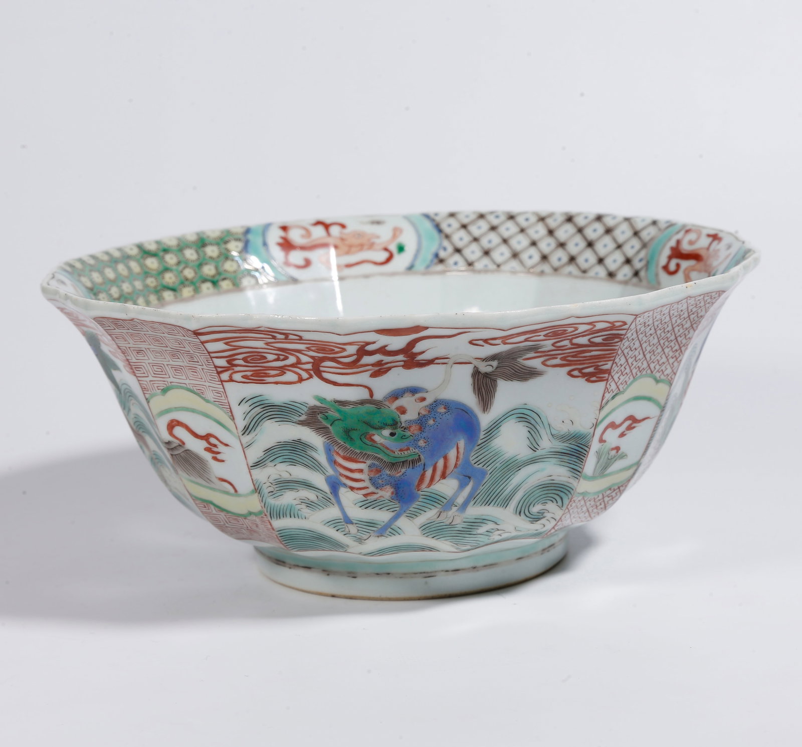 A WUCAI BOWL WITH BEAST PATTERN: Wucai Bowl with Beast Pattern