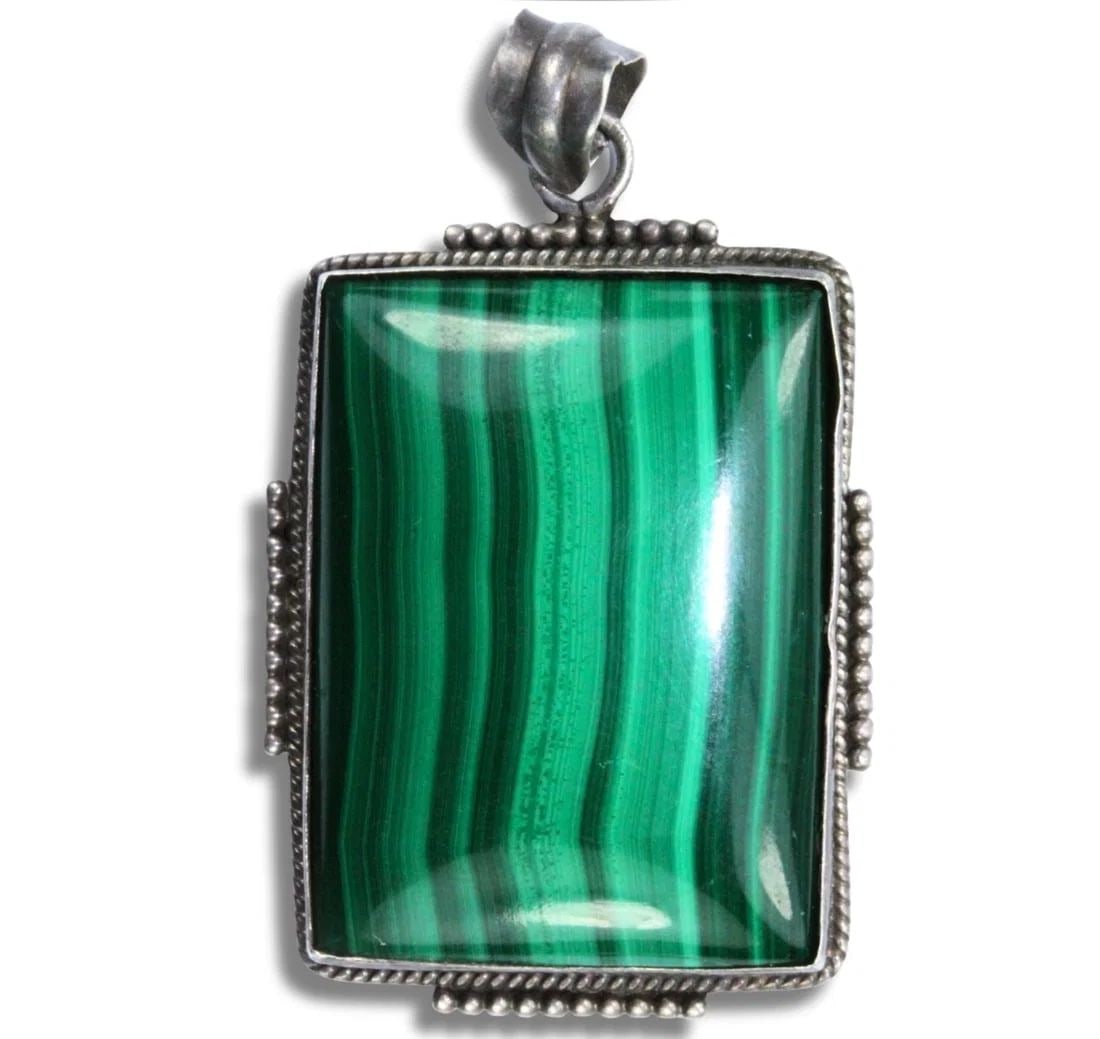 VINTAGE STERLING (925) SILVER PENDANT FEATURING SQUARE-CUT MALACHITE: Vintage Sterling (925) Silver Pendant featuring Square-cut Malachite