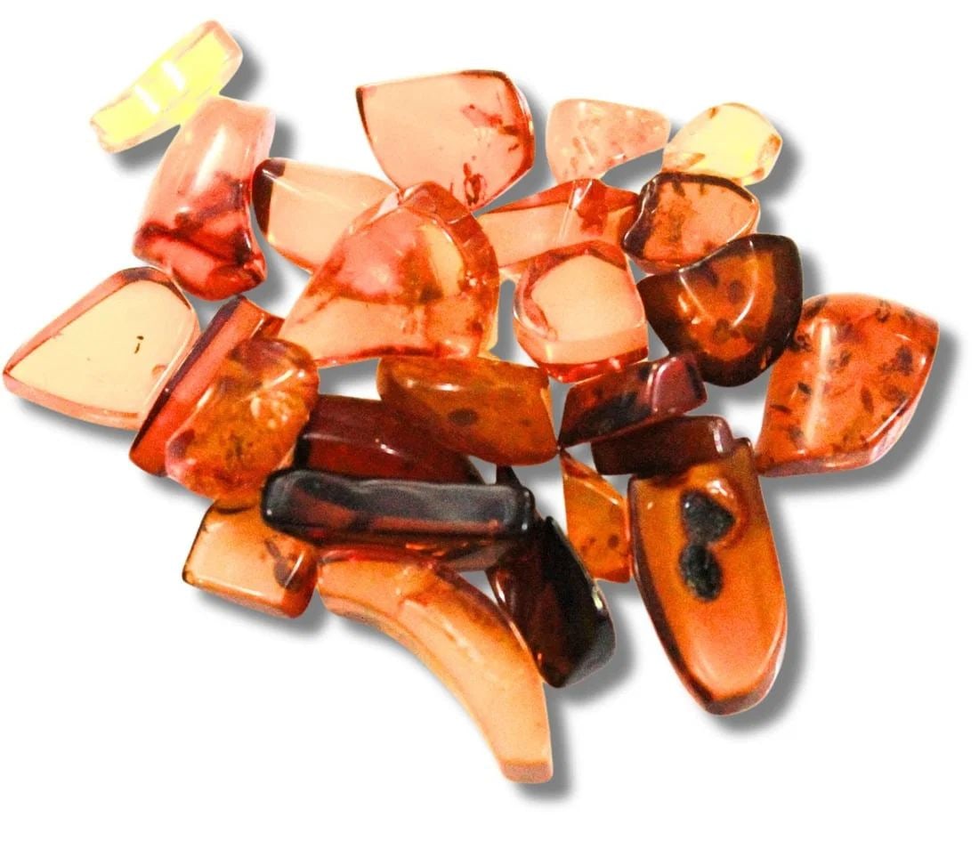 NATURAL AMBER PIECES: Natural Amber pieces