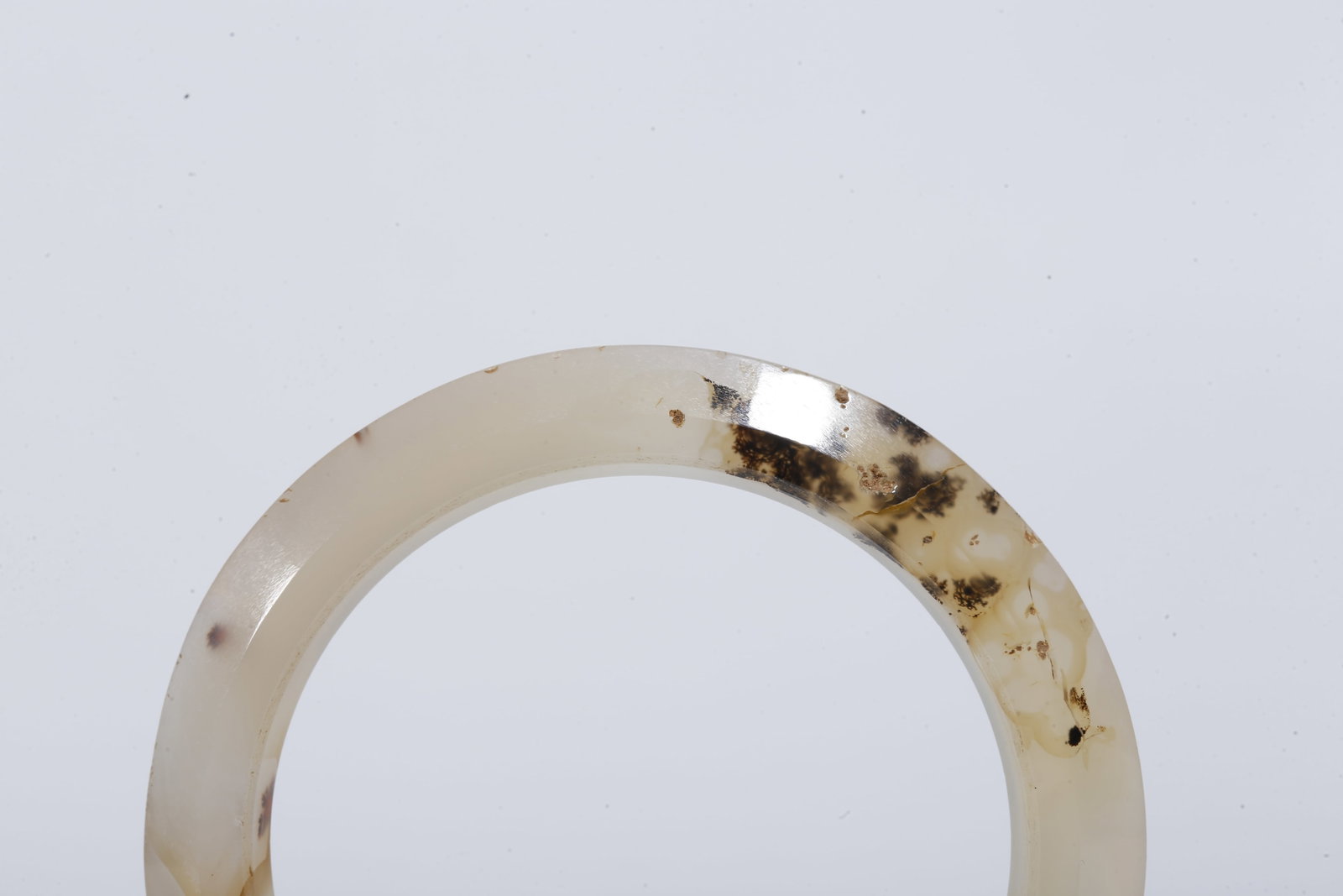 A AGATE BRACELET - 8