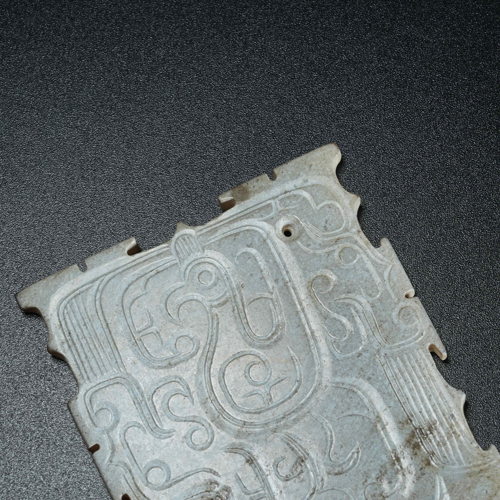 A ANCIENT JADE PENDANT WITH PHOENIX PATTERNS - 8