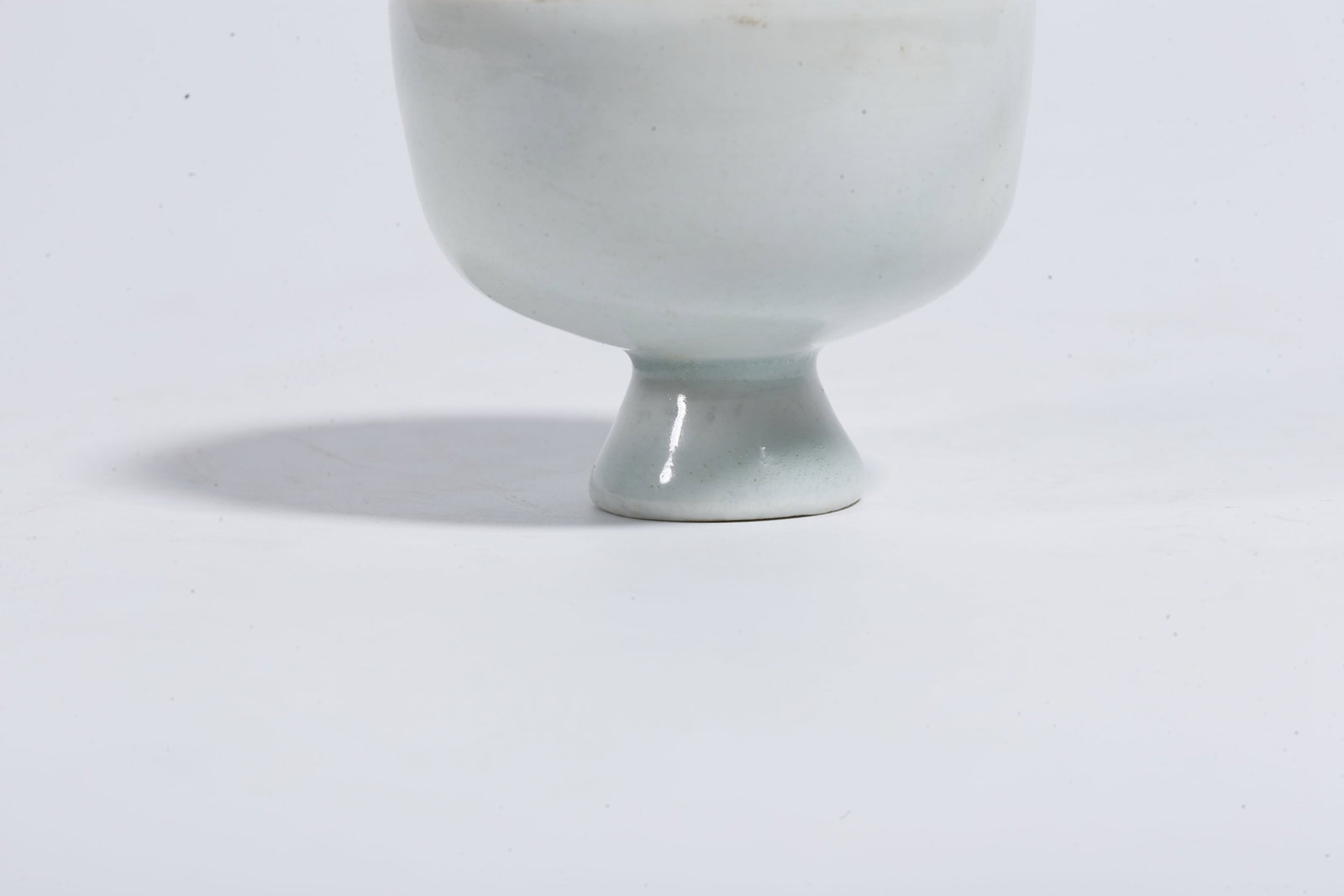 A SHADOW CELADON GLAZE CUP - 5