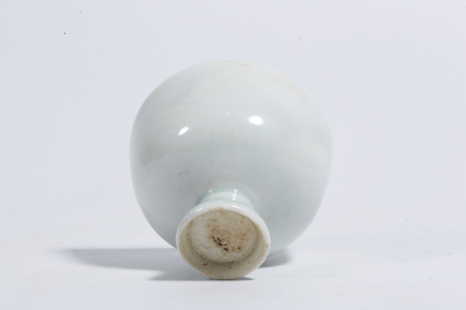 A SHADOW CELADON GLAZE CUP - 8