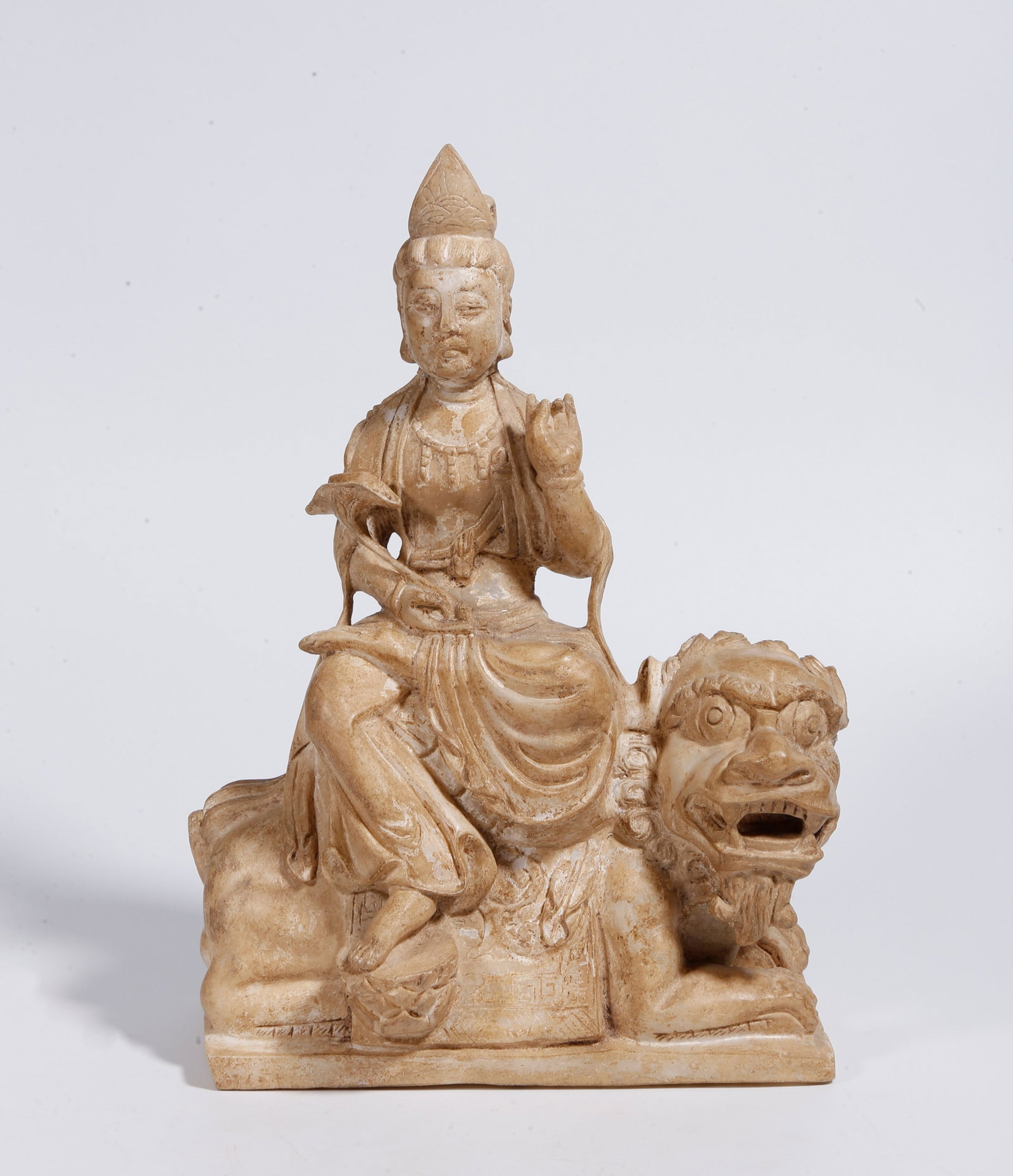 A WHITE MARBLE CARVED BUDDHA STATUE: White Marble Carved Buddha Statue