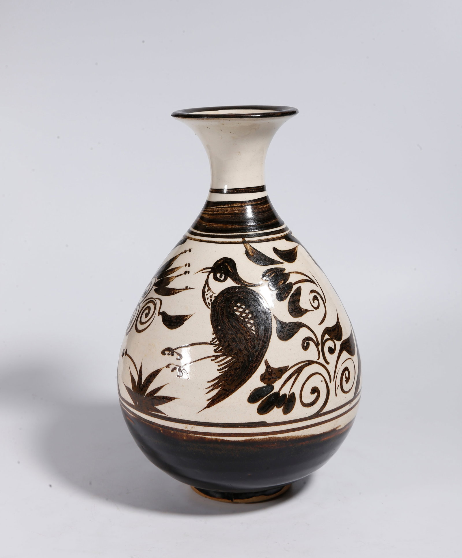 A CIZHOU KILN YUHUCHUN VASE WITH FLOWER AND BIRD PATTERN (1 of 10)